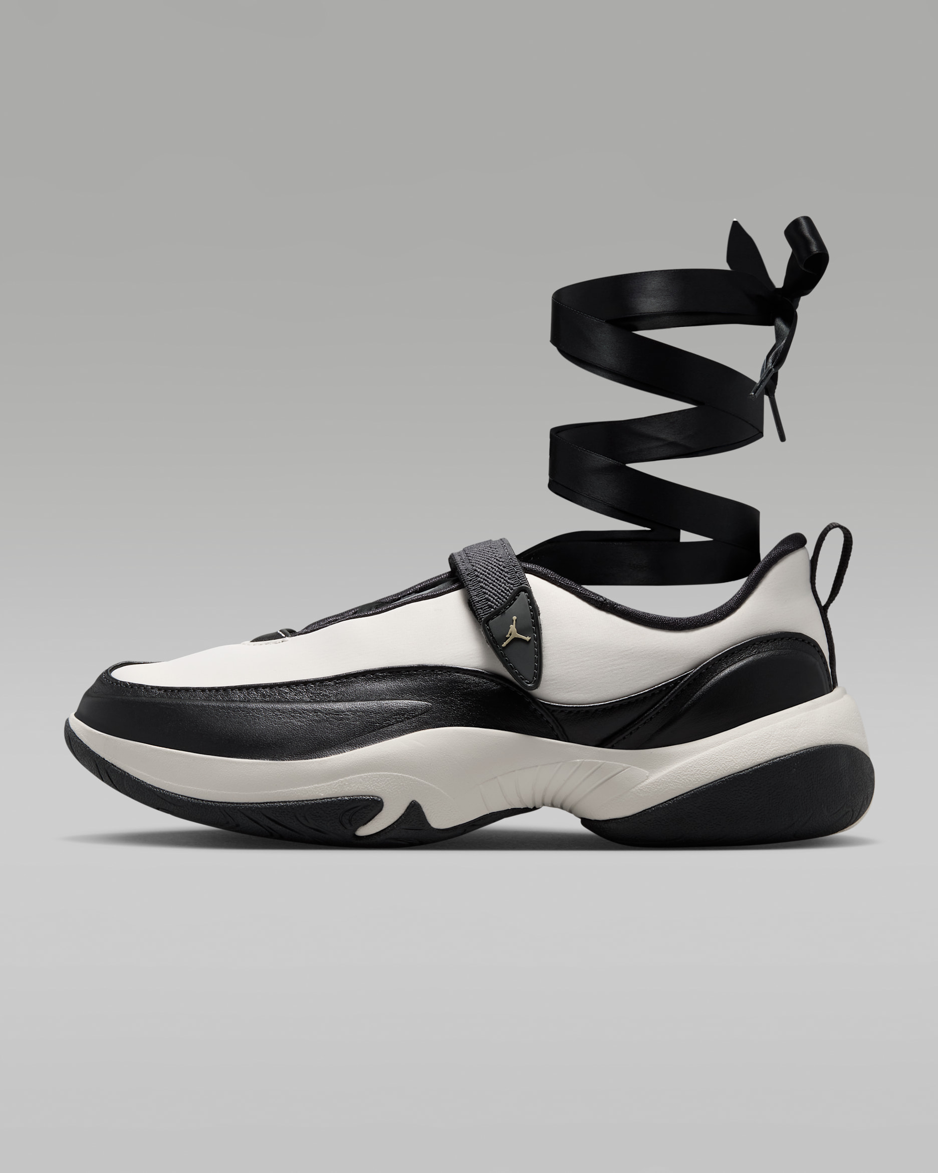 Jordan Pointe Women's Shoes - Black/Chalk/Flat Gold Star