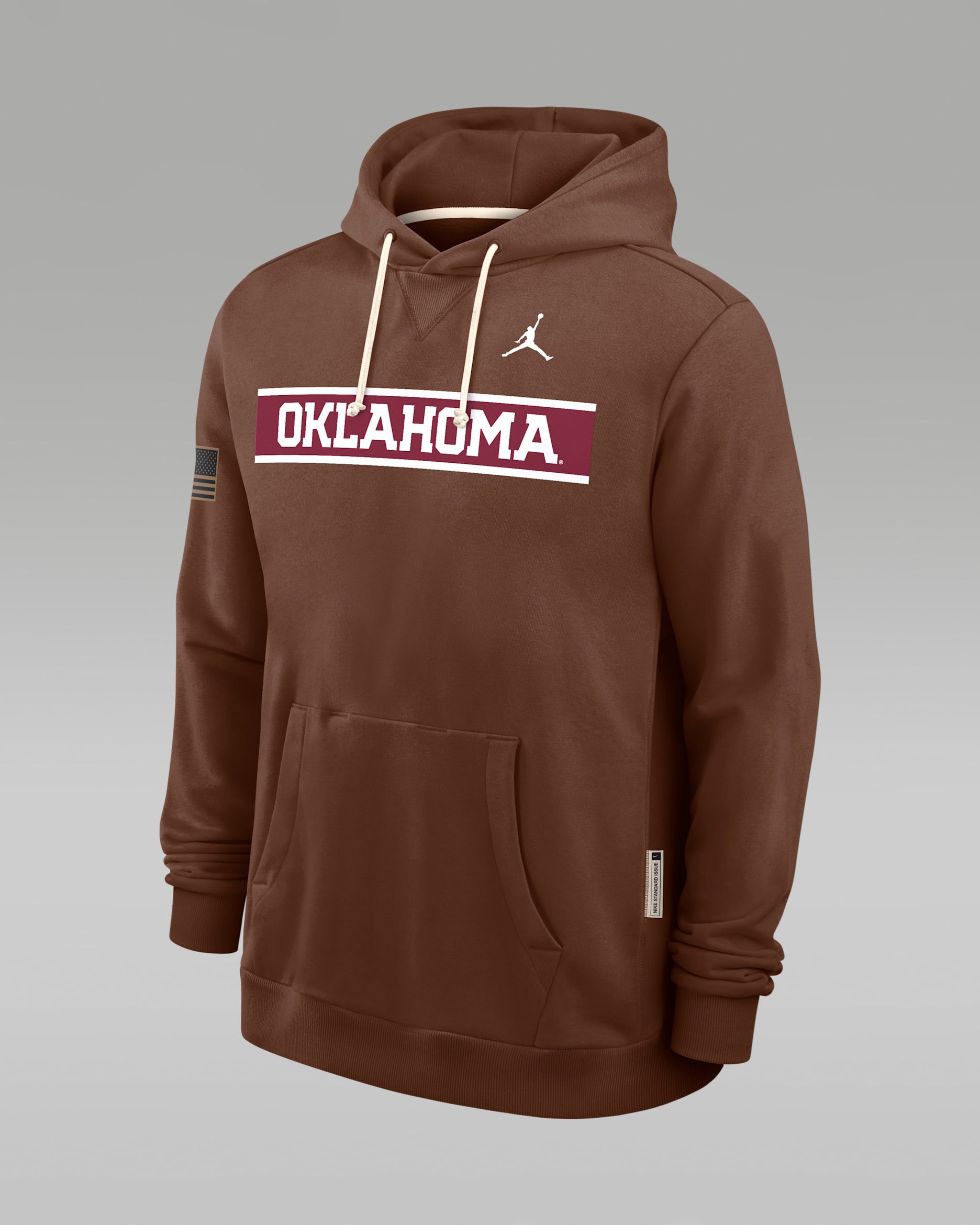 Sudadera con gorro sin cierre universitaria marca Jordan Dri-FIT para hombre Oklahoma 2026 Military Appreciation Standard Issue - Marrón