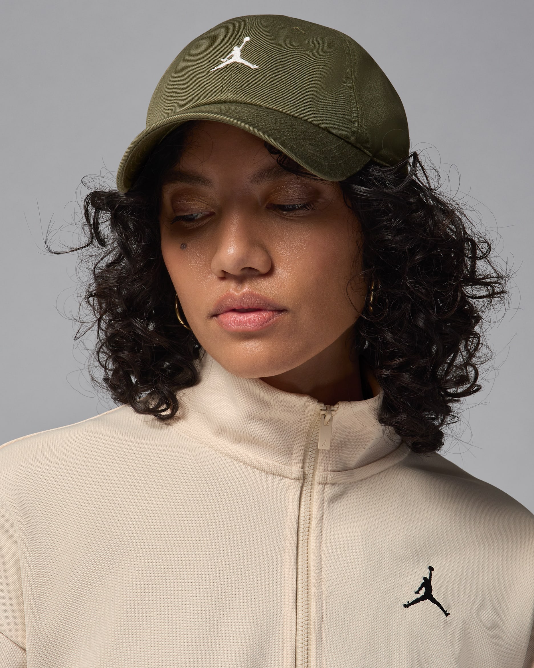 조던 클럽 언스트럭처 커브 빌 모자 - 미디엄 올리브/세일