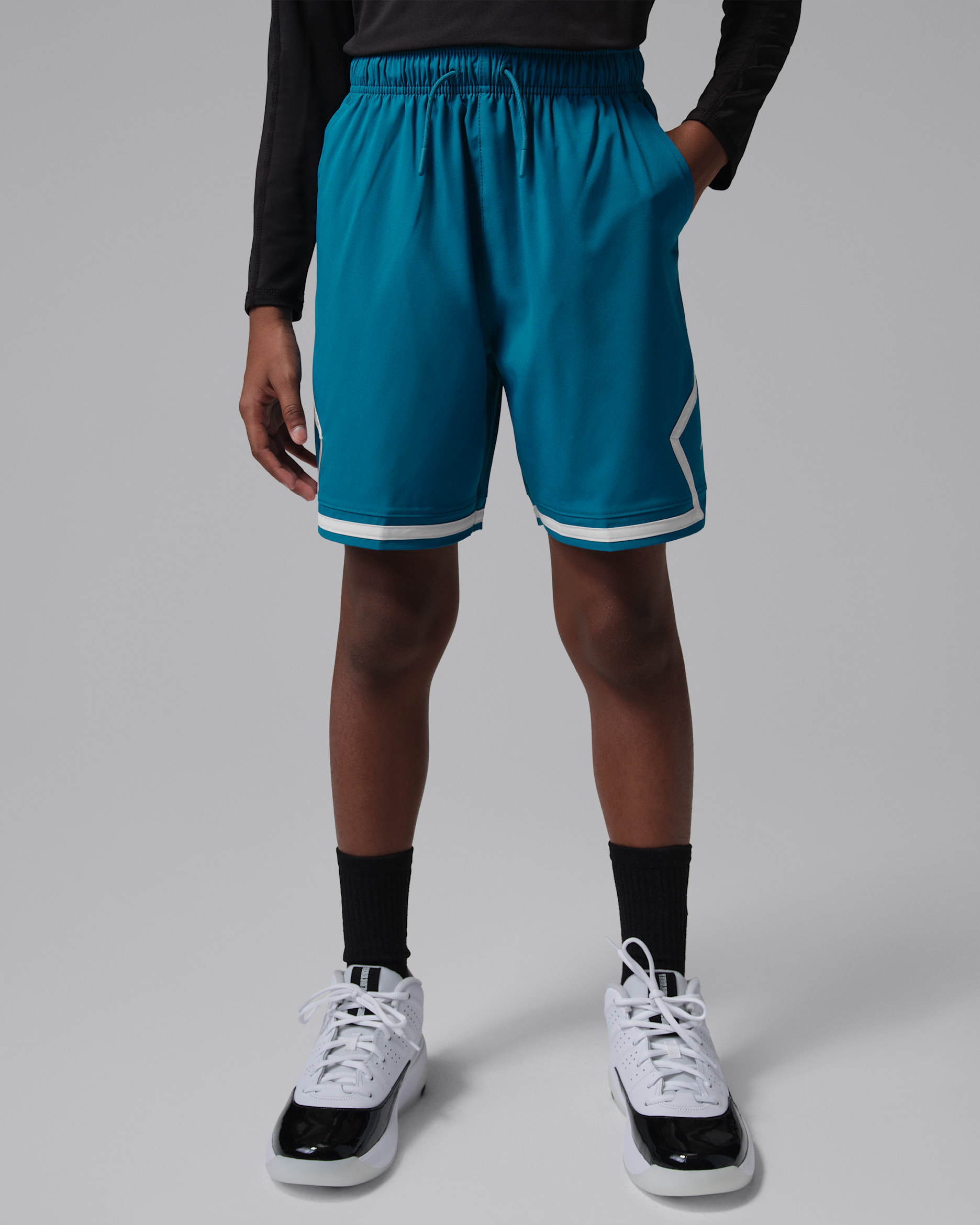 Jordan Older Kids' Dri-FIT Diamond Woven Shorts - Green Abyss