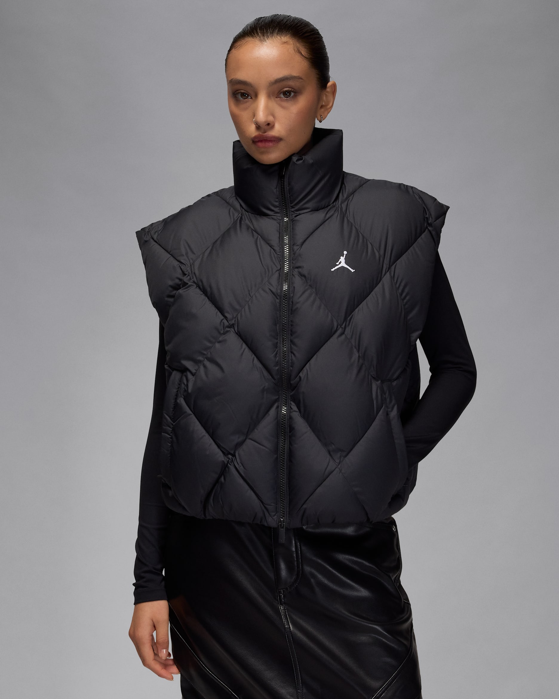 Jordan Brooklyn Women's Therma-FIT Quilted Puffer Vest - Black/White