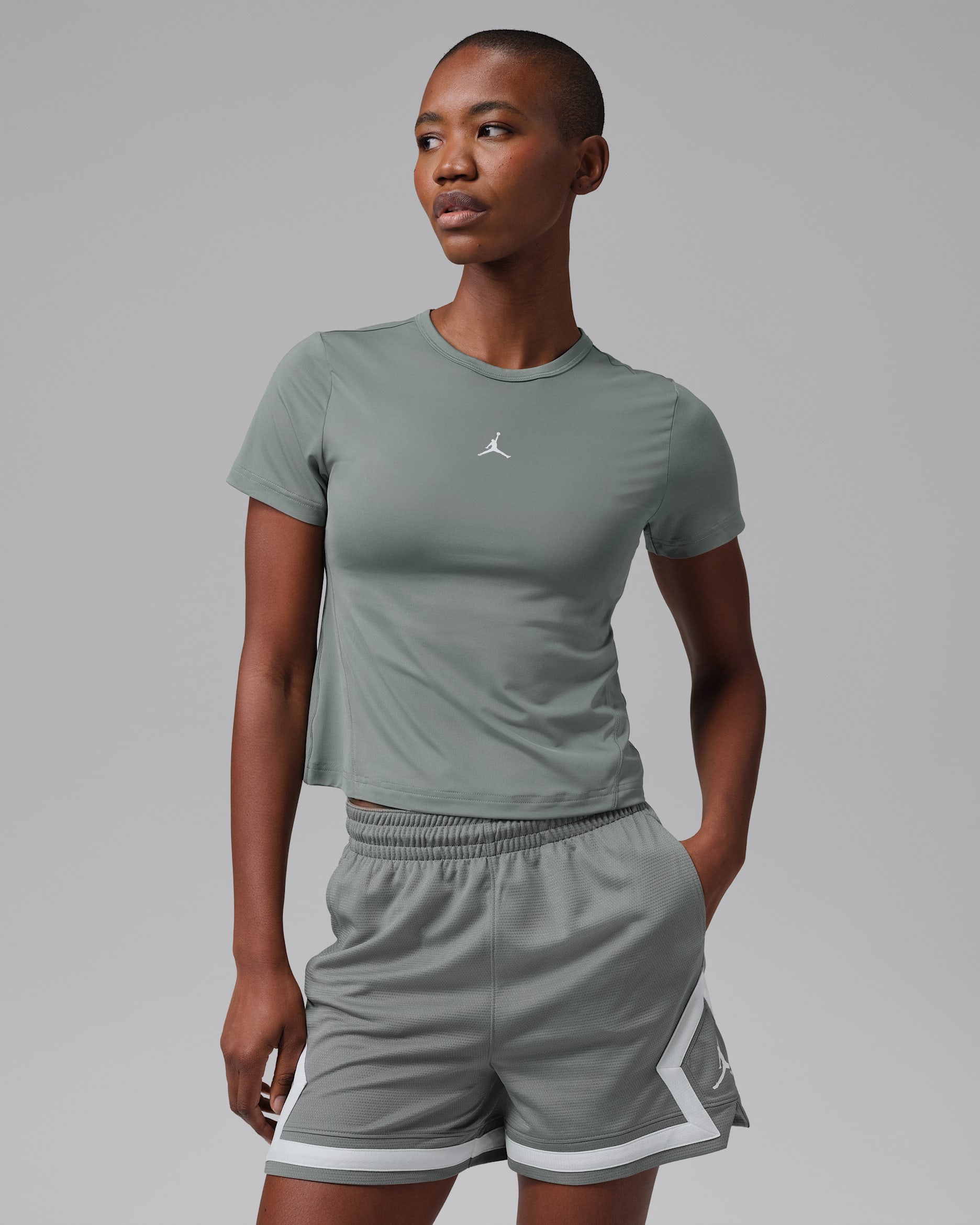 Haut à manches courtes Dri-FIT Jordan Sport Essentials pour femme - Clay Green/Blanc