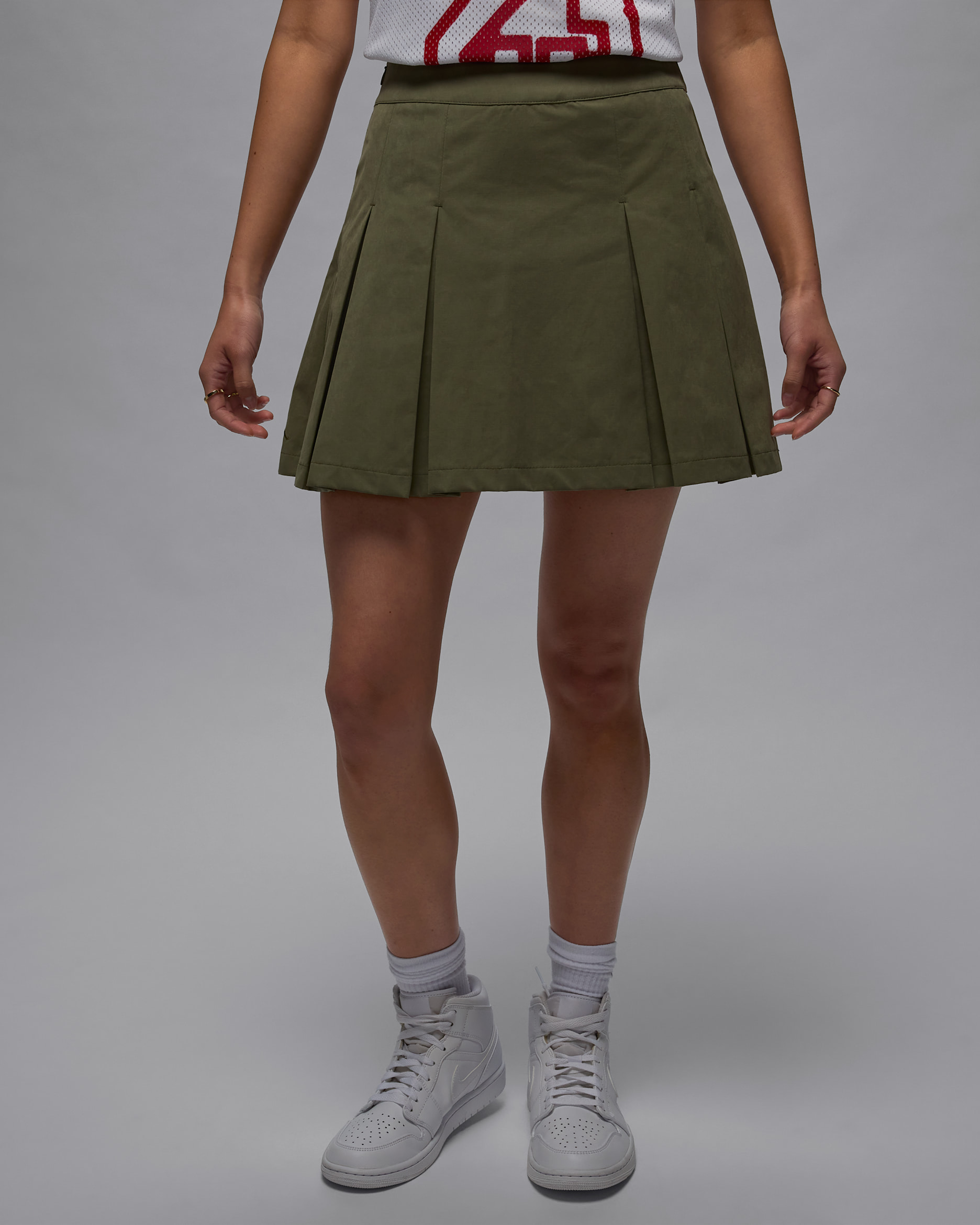 ジョーダン プールサイド ウィメンズ プリーツ スカート - ミディアムオリーブ