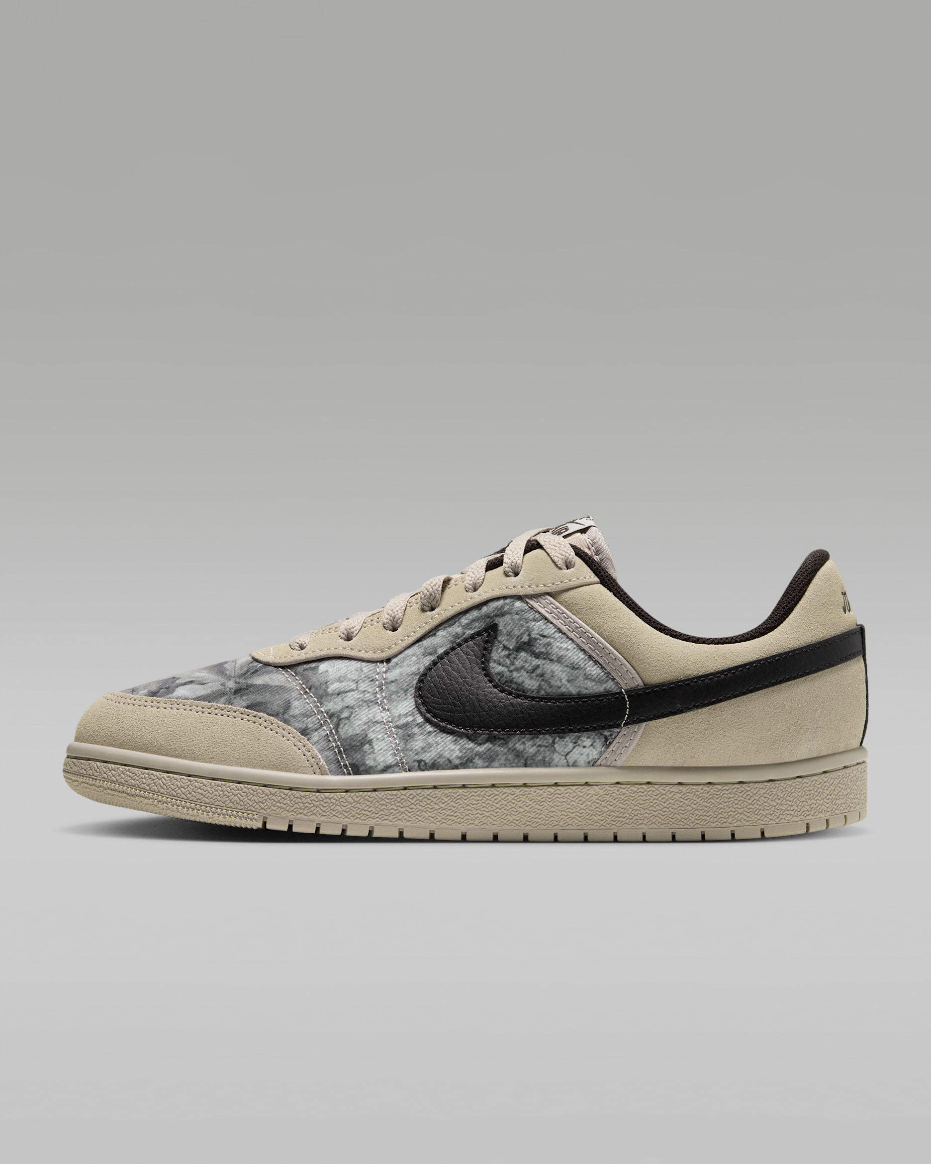 Air Jordan Skyline Low Realtree Men's Shoes - Cream II/Velvet Brown