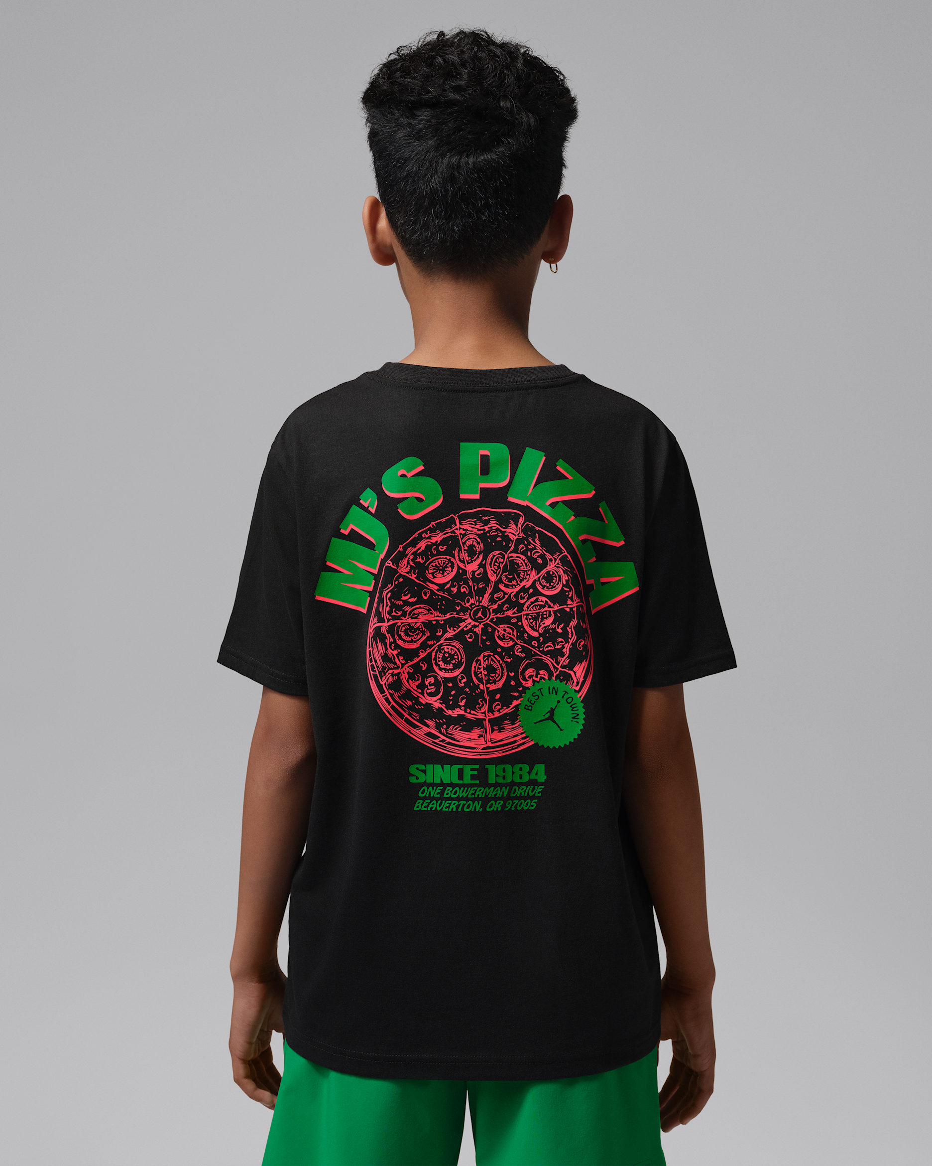Playera "MJ's Pizza" para niños talla grande Jordan - Negro