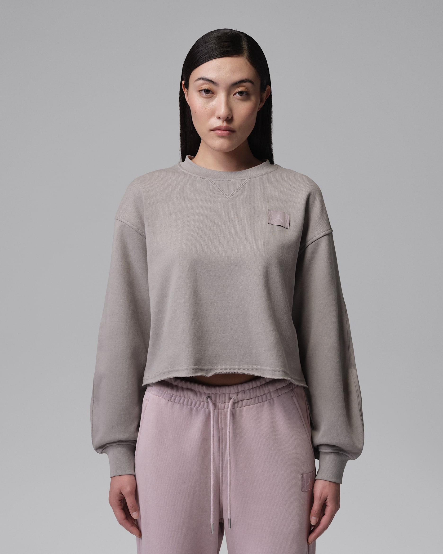 조던 플라이트 플리스 여성 모드 크롭 크루넥 스웻셔츠 - 이니그마 스톤/코블스톤