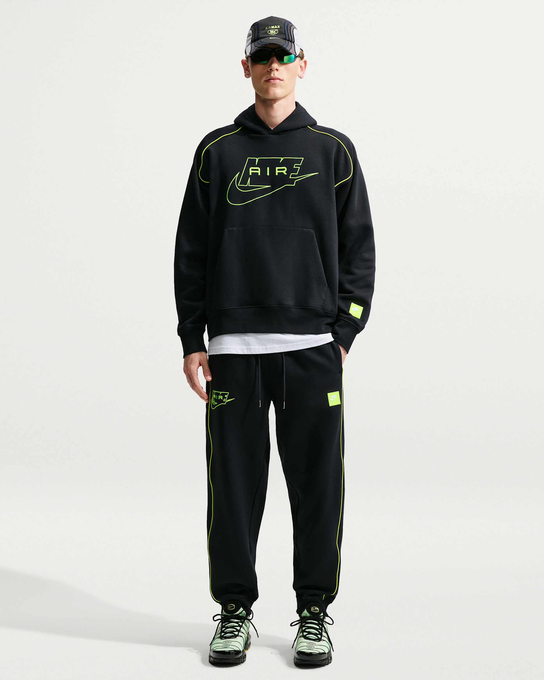 Nike Air Men's Fleece Joggers - Black/Volt