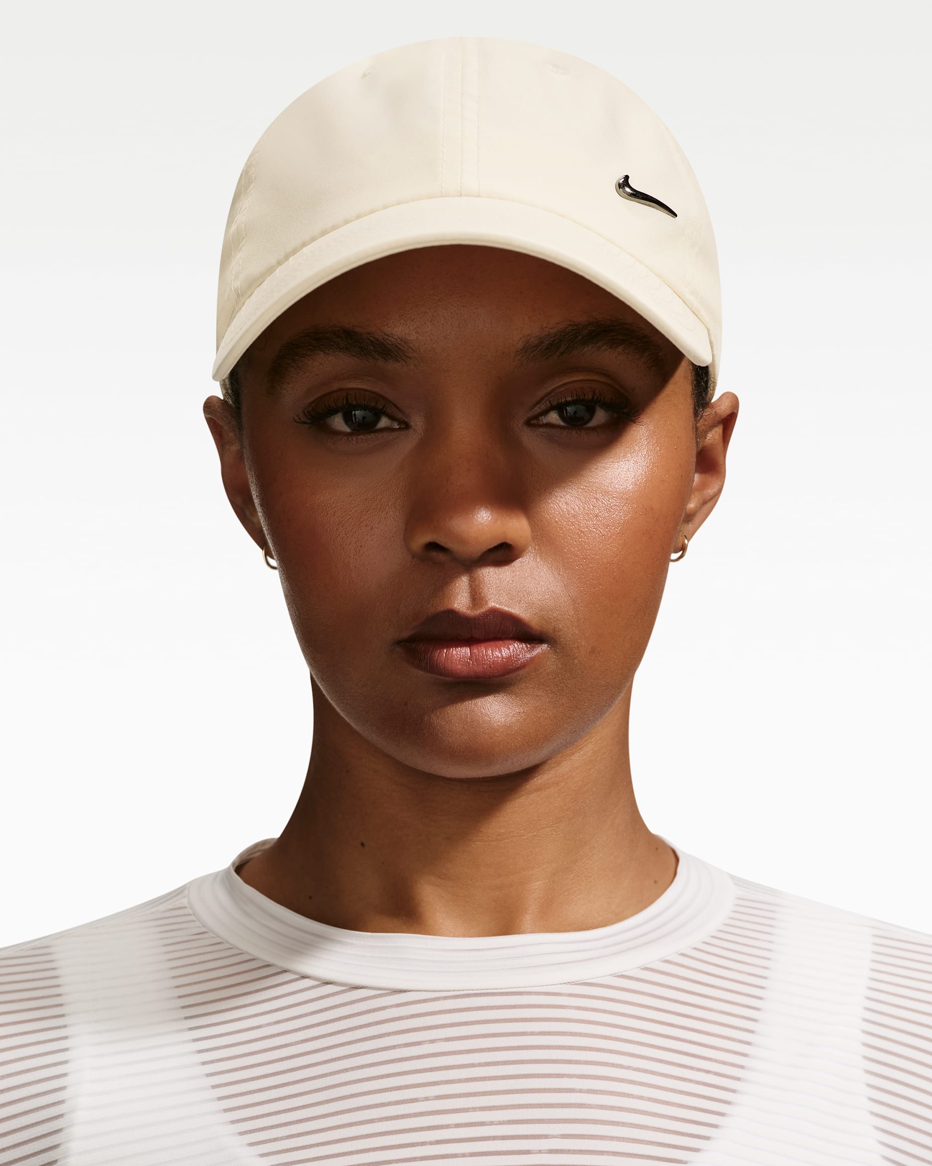 Nike Dri-FIT Club Unstructured Metal Swoosh Cap - Coconut Milk/Metallic Black