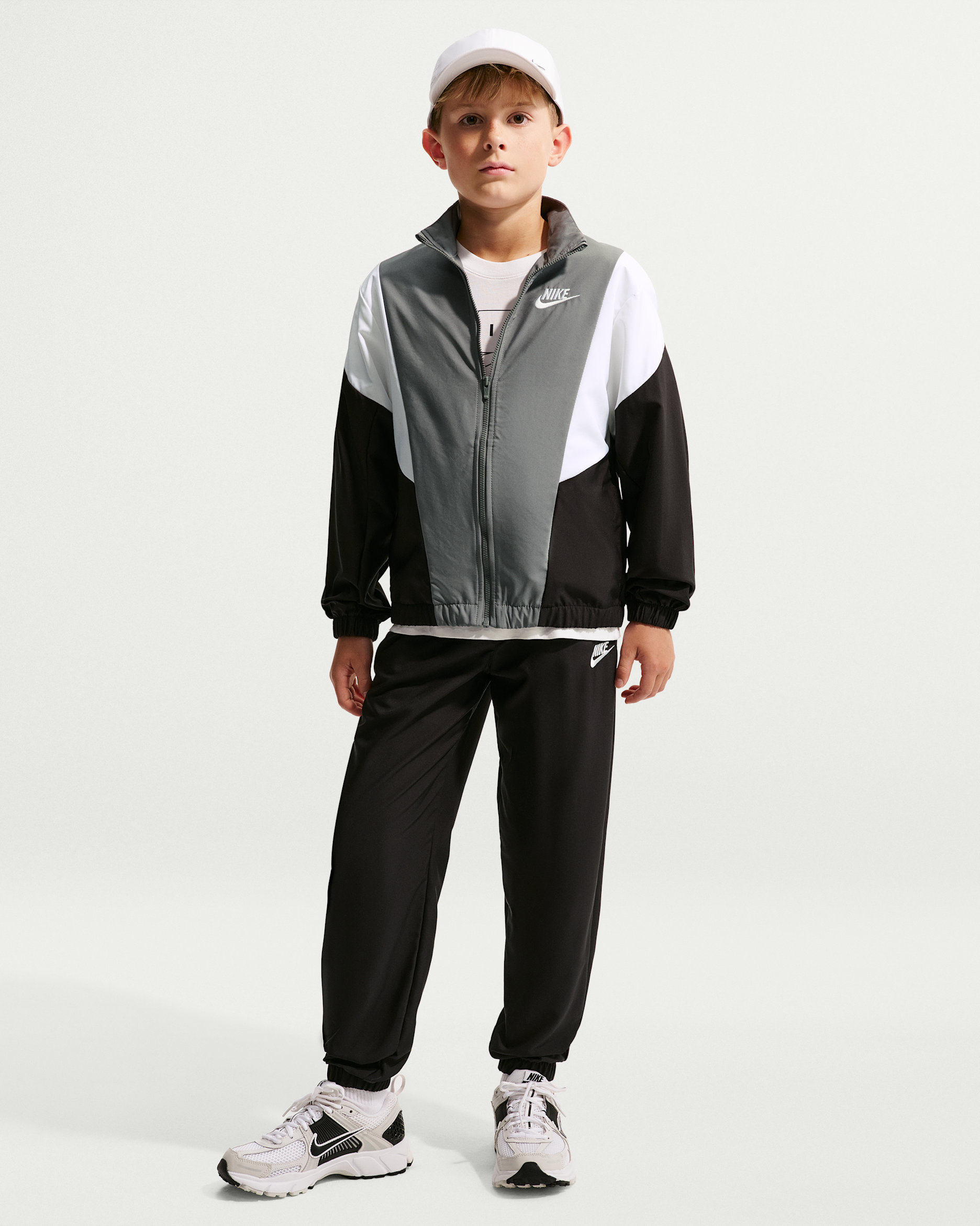 Nike Sportswear Older Kids' Woven Tracksuit - Black/Smoke Grey/White/White