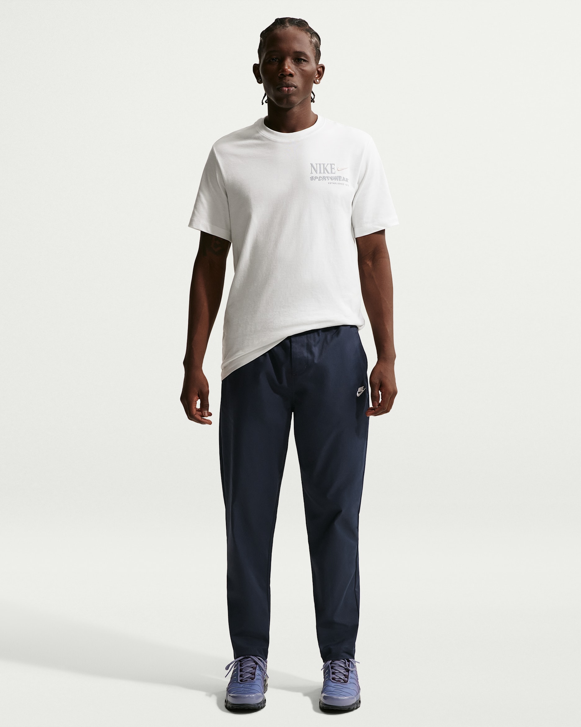 Nike Club Men's Woven Tapered Pants - Obsidian/White