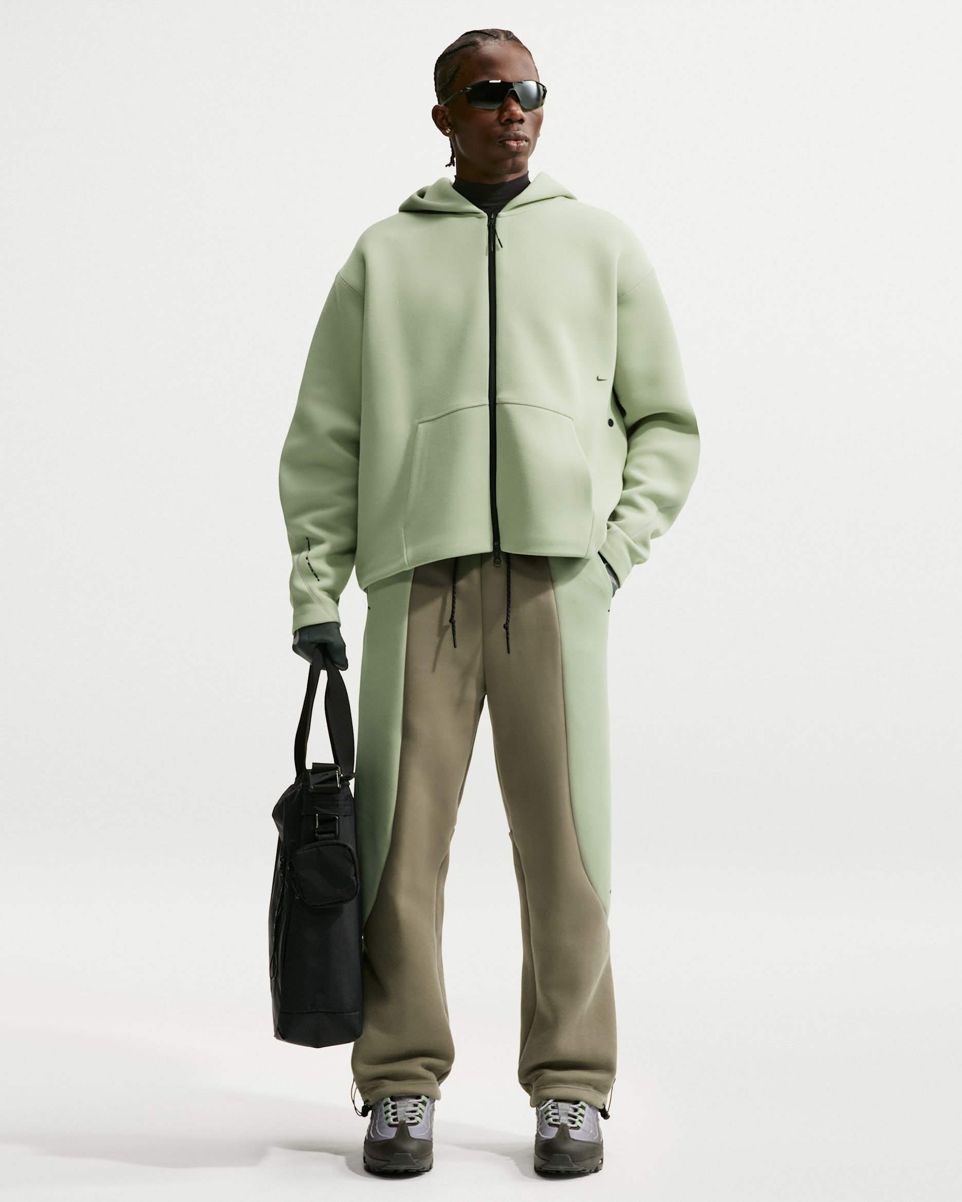Nike Tech Men's Colour-Block Open-Hem Fleece Trousers - Silver Sage/Jade Horizon/Black