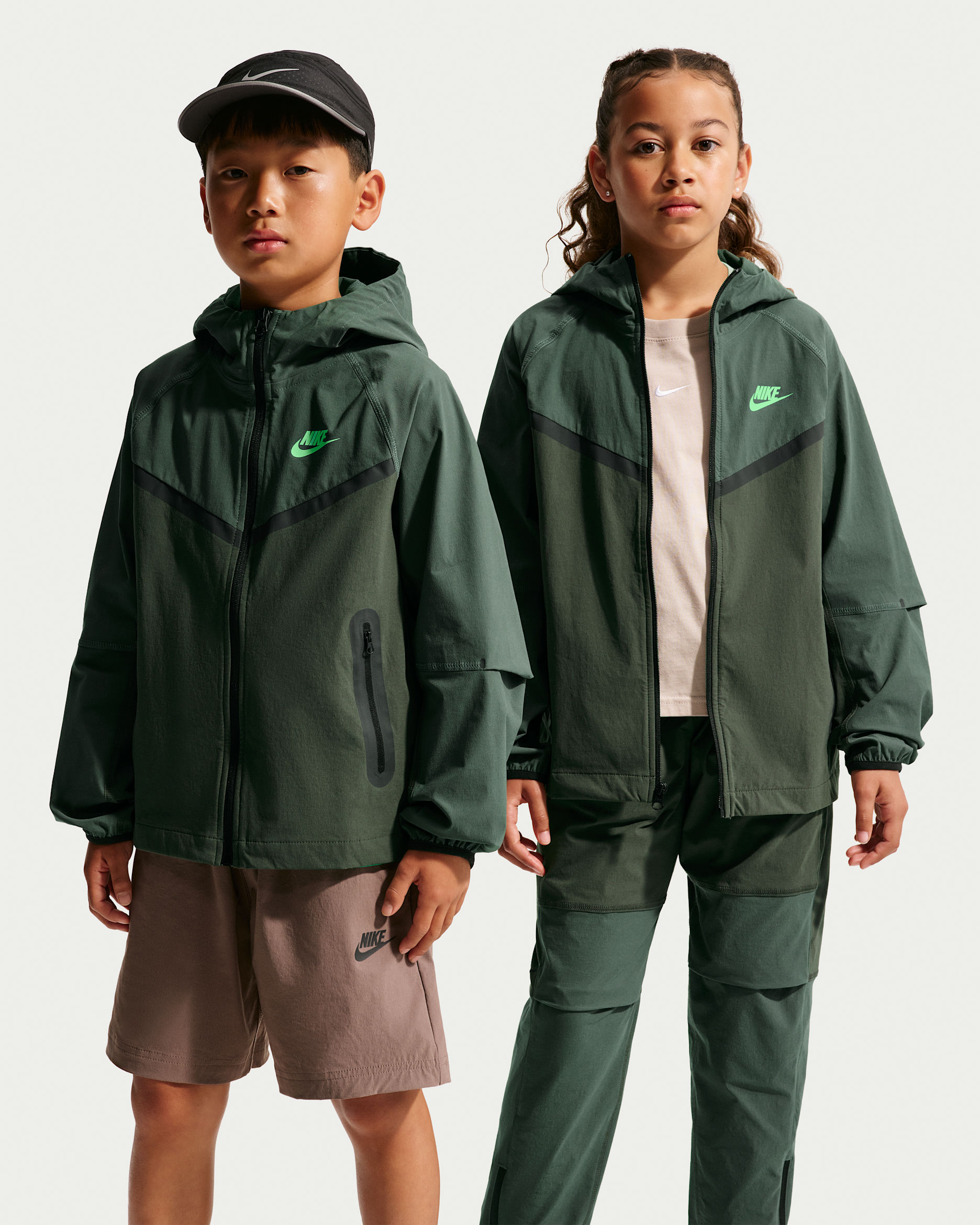 Nike Tech Older Kids' (Boys') Woven Jacket - Newsprint/Camo Green/Black