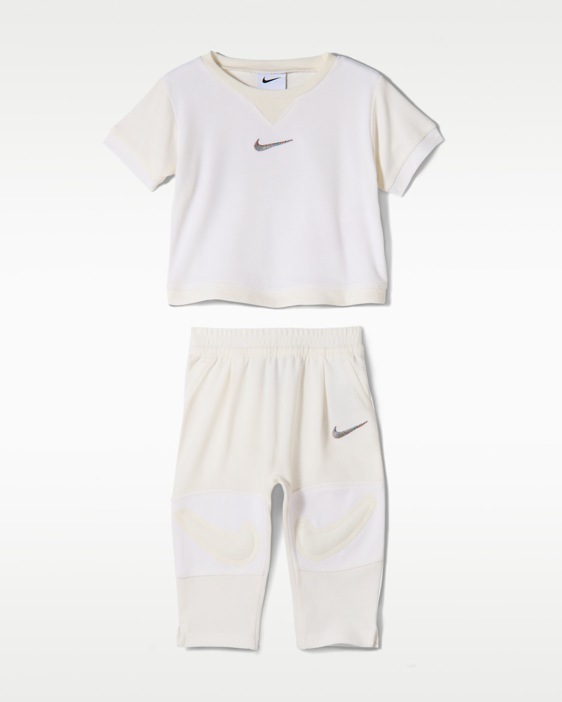 Nike Ready, Set! Zestaw dla niemowląt z T-shirtem i joggerami - Sail
