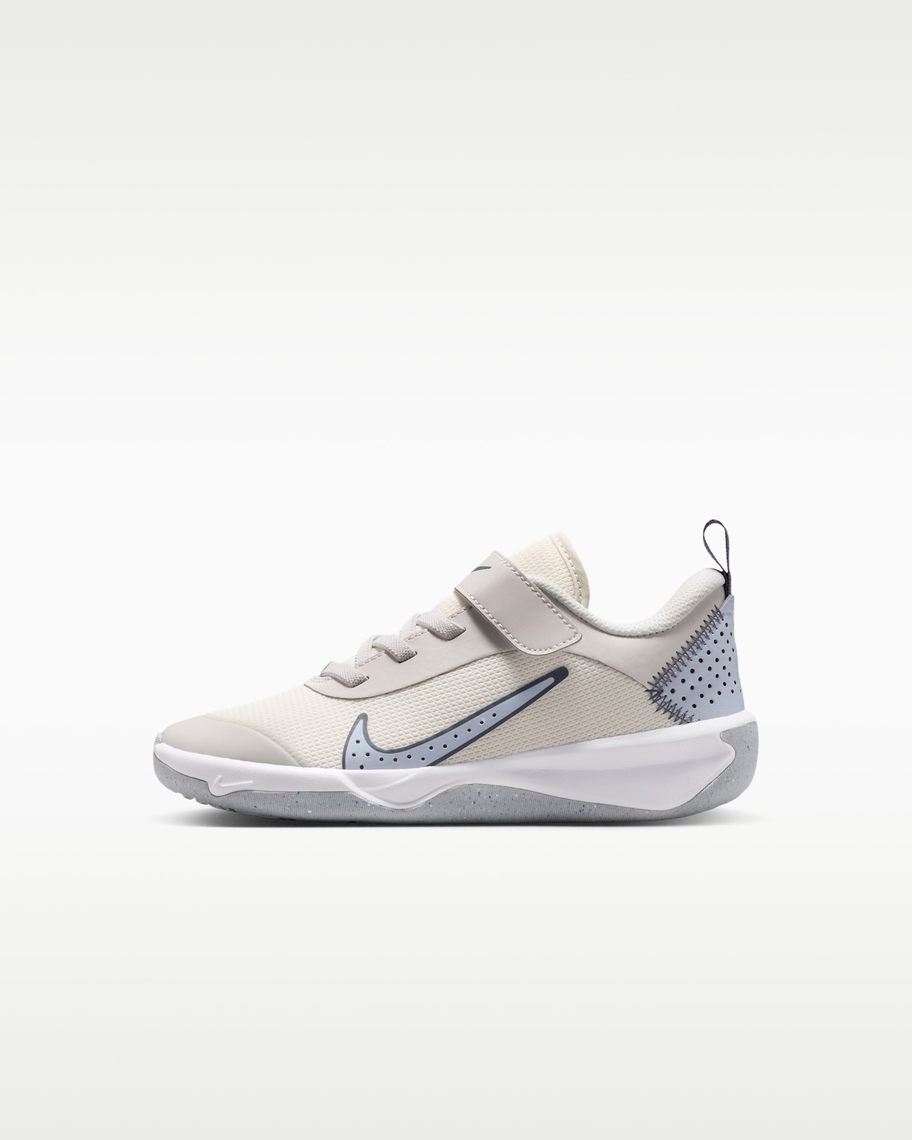 Tenis para niños de preescolar Nike Omni Multi-Court - Tinte platino/Carbón claro/Fantasma