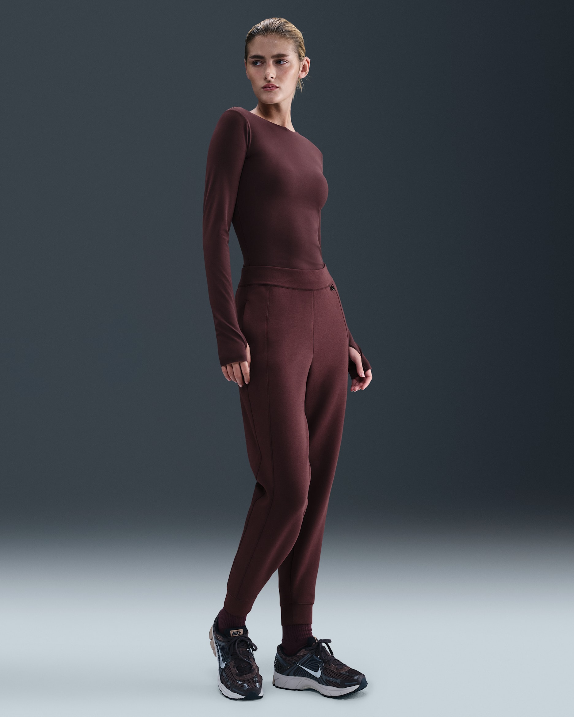 Nike 24.7 ImpossiblySoft Women's Dri-FIT Mid-Rise Joggers - Burgundy Crush/Burgundy Ash