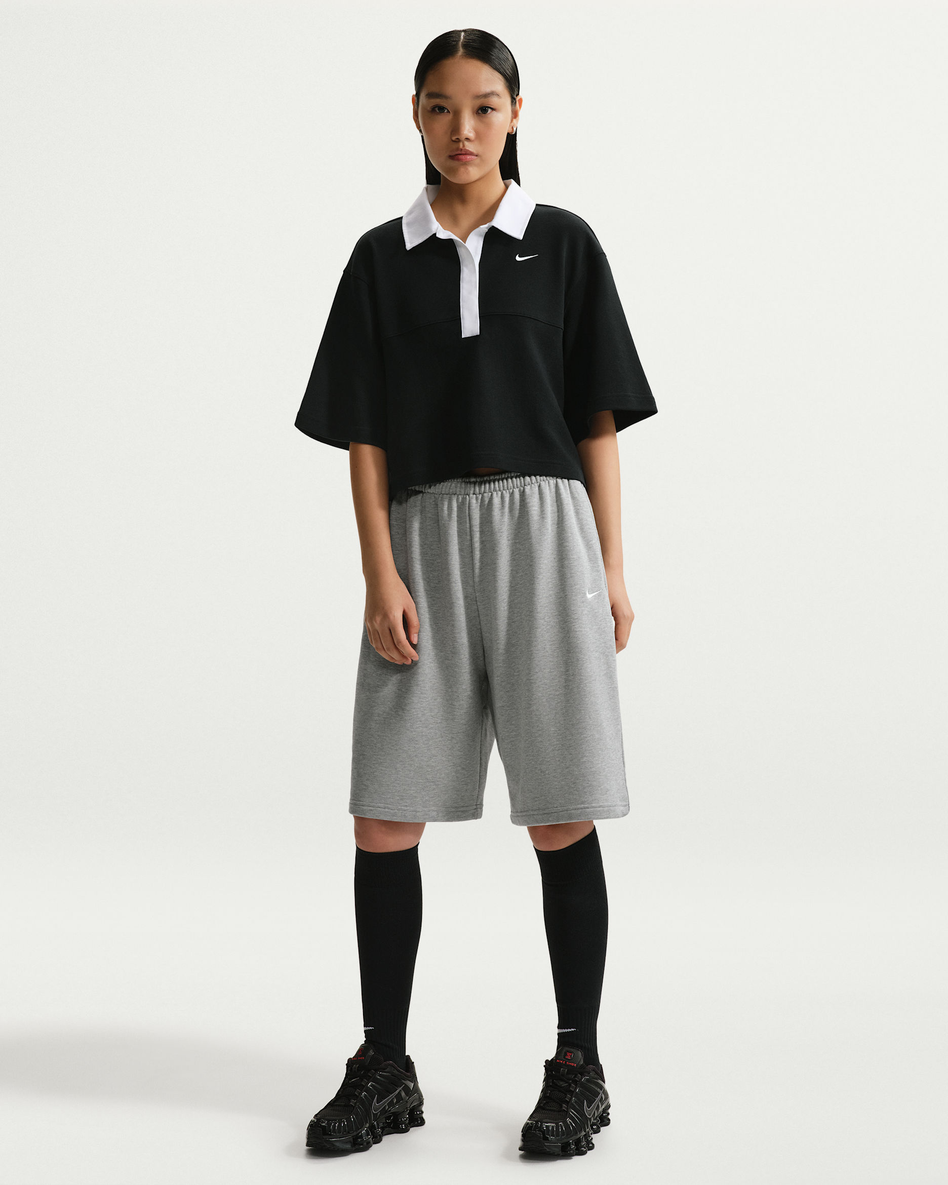Nike スポーツウェア ウィメンズ オーバーサイズド ミッドライズド フレンチ テリー バミューダ ショートパンツ - ダークグレーヘザー/セイル