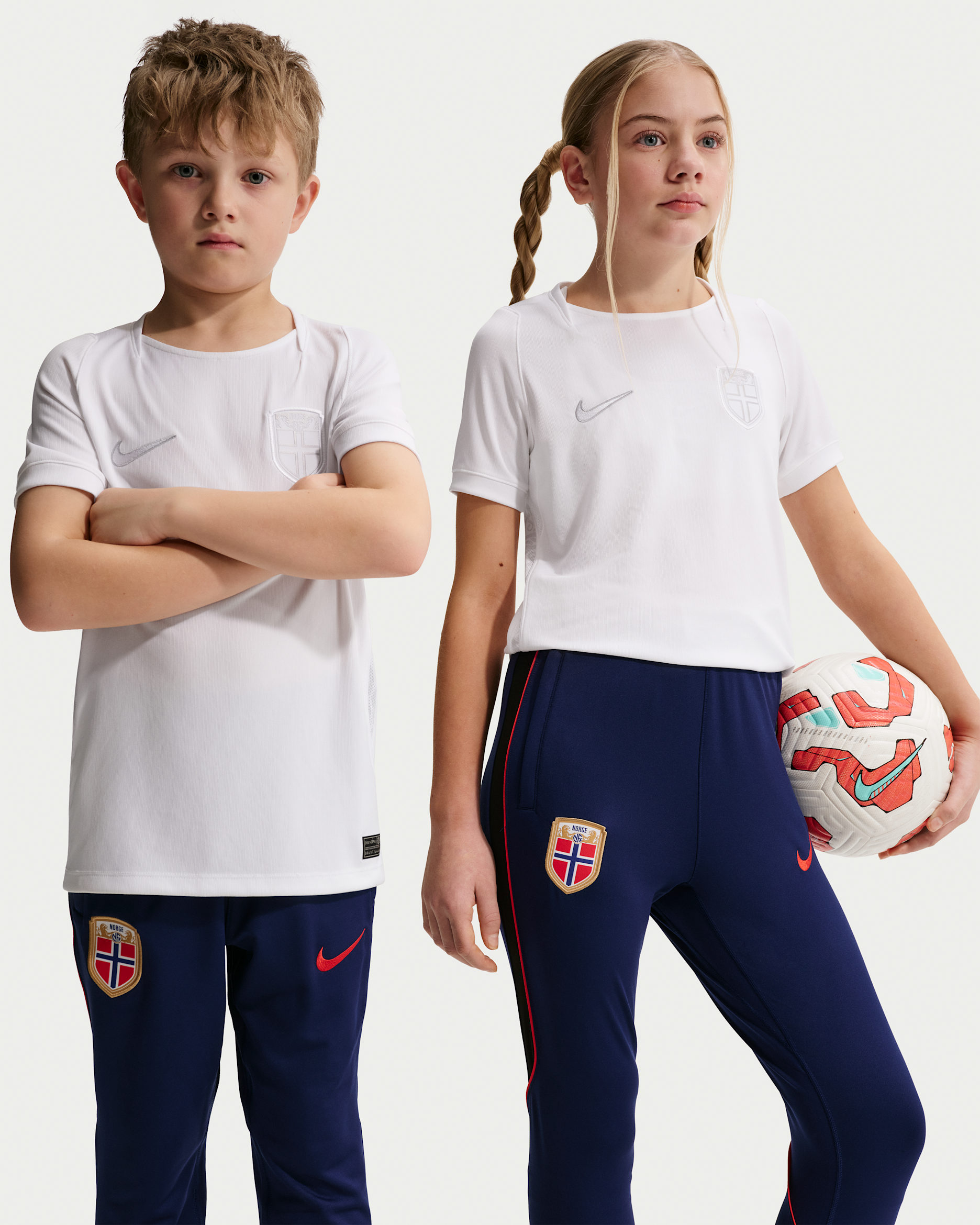Norwegen 2026 Stadium Third Nike Dri-FIT Replika-Fußballtrikot (ältere Kinder) - Weiß/Pure Platinum/Weiß
