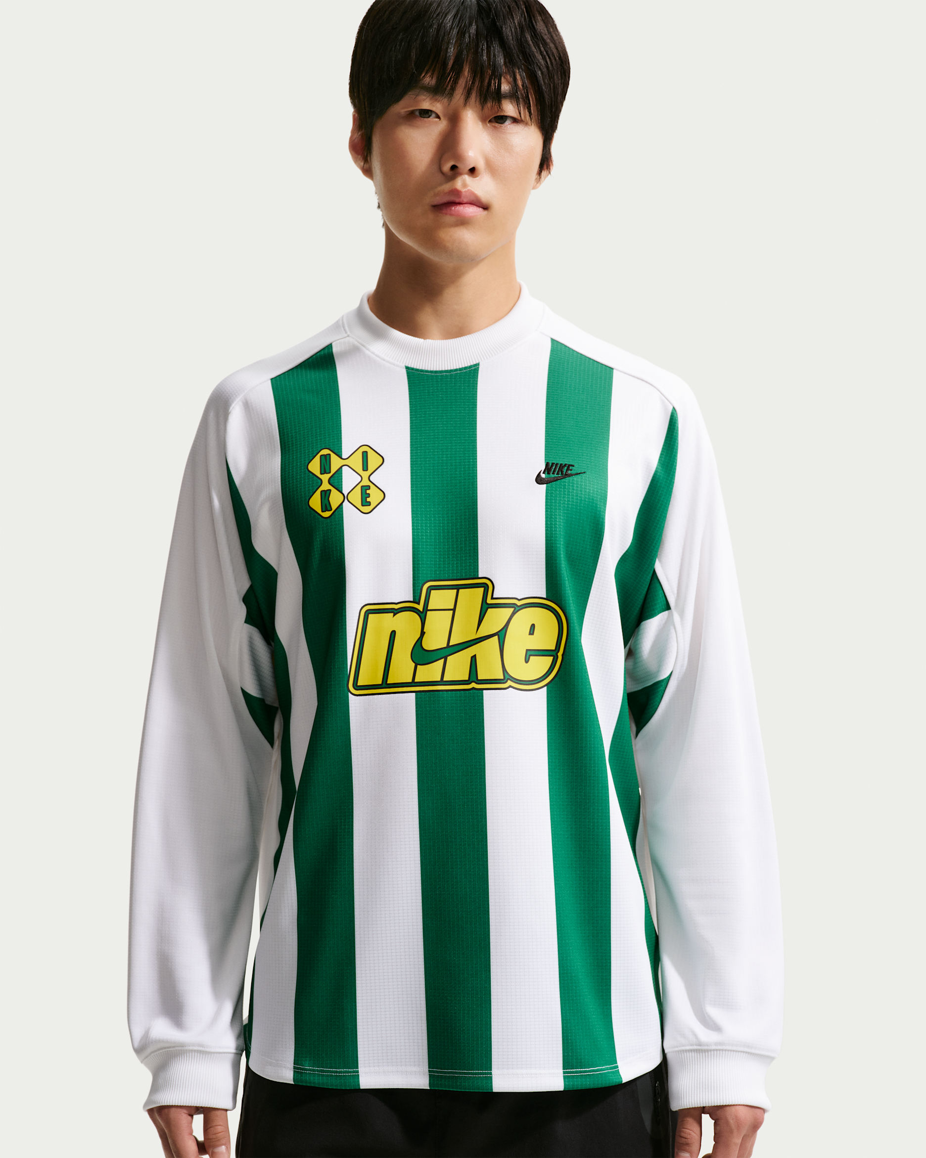 Nike Sportswear Club Men's Goalie Top - Malachite/White/Lightning