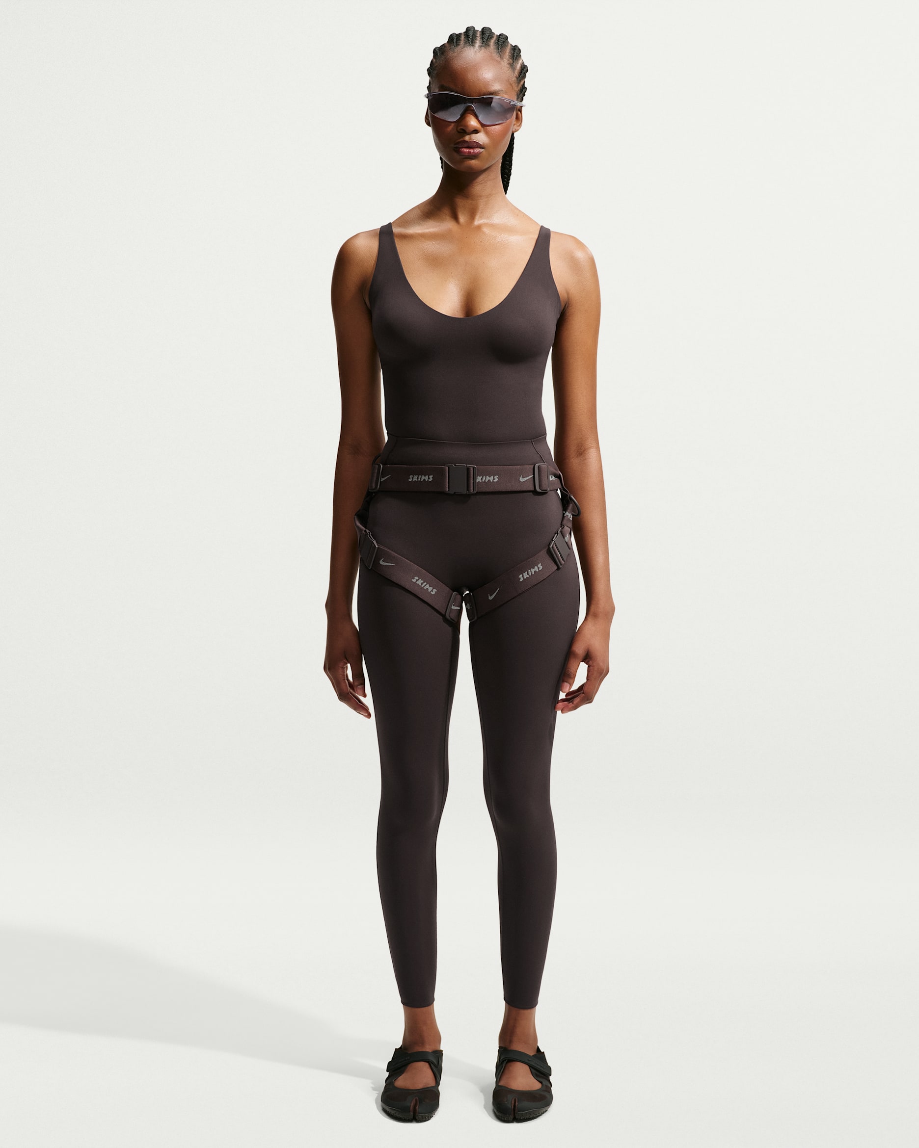NikeSKIMS Studio Stretch 66 cm Kadın Taytı - NSKM Dark Roast/NSKM Dark Roast