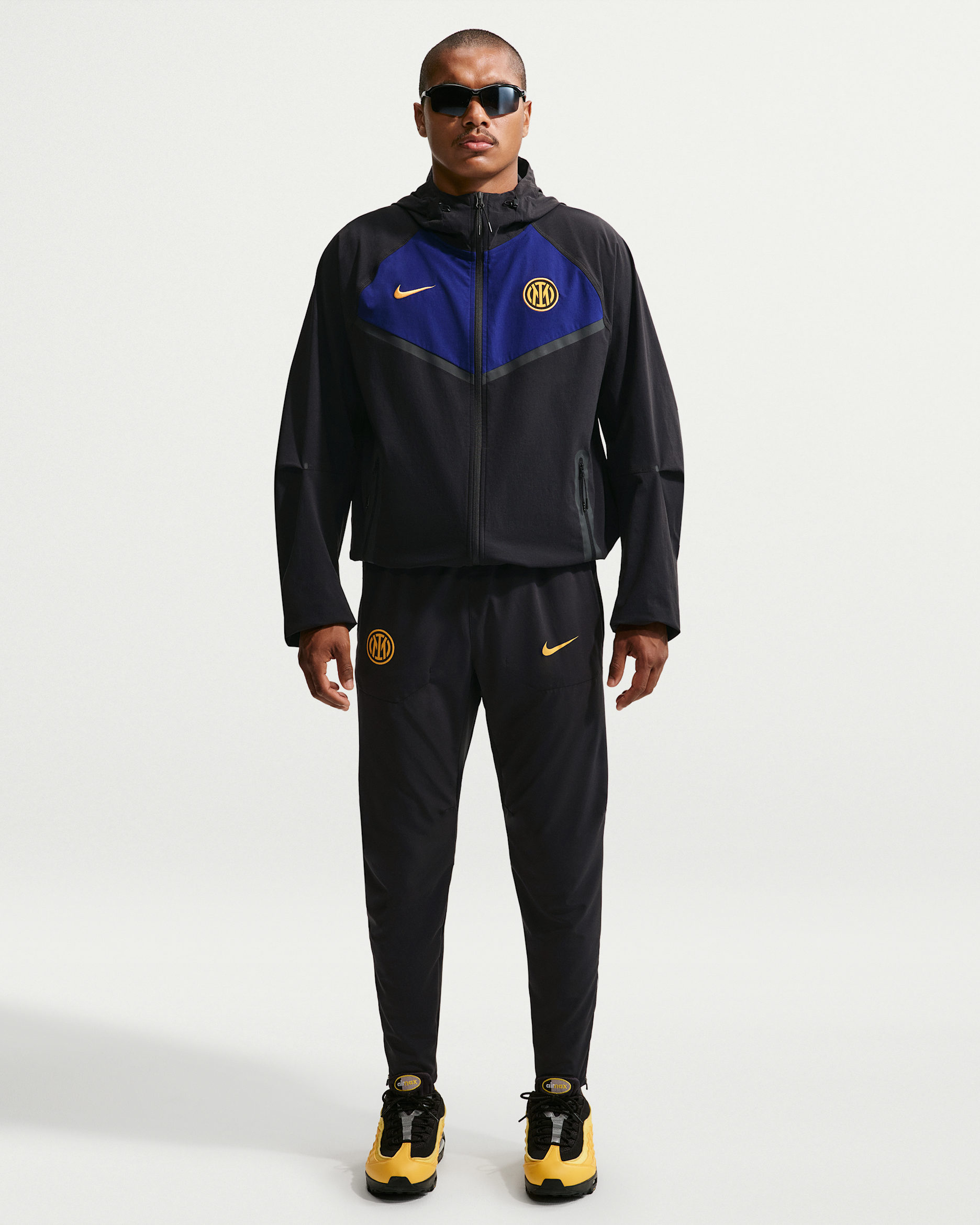 Pantalon de foot Nike Sportswear Inter Milan City Side pour homme - Noir/University Gold