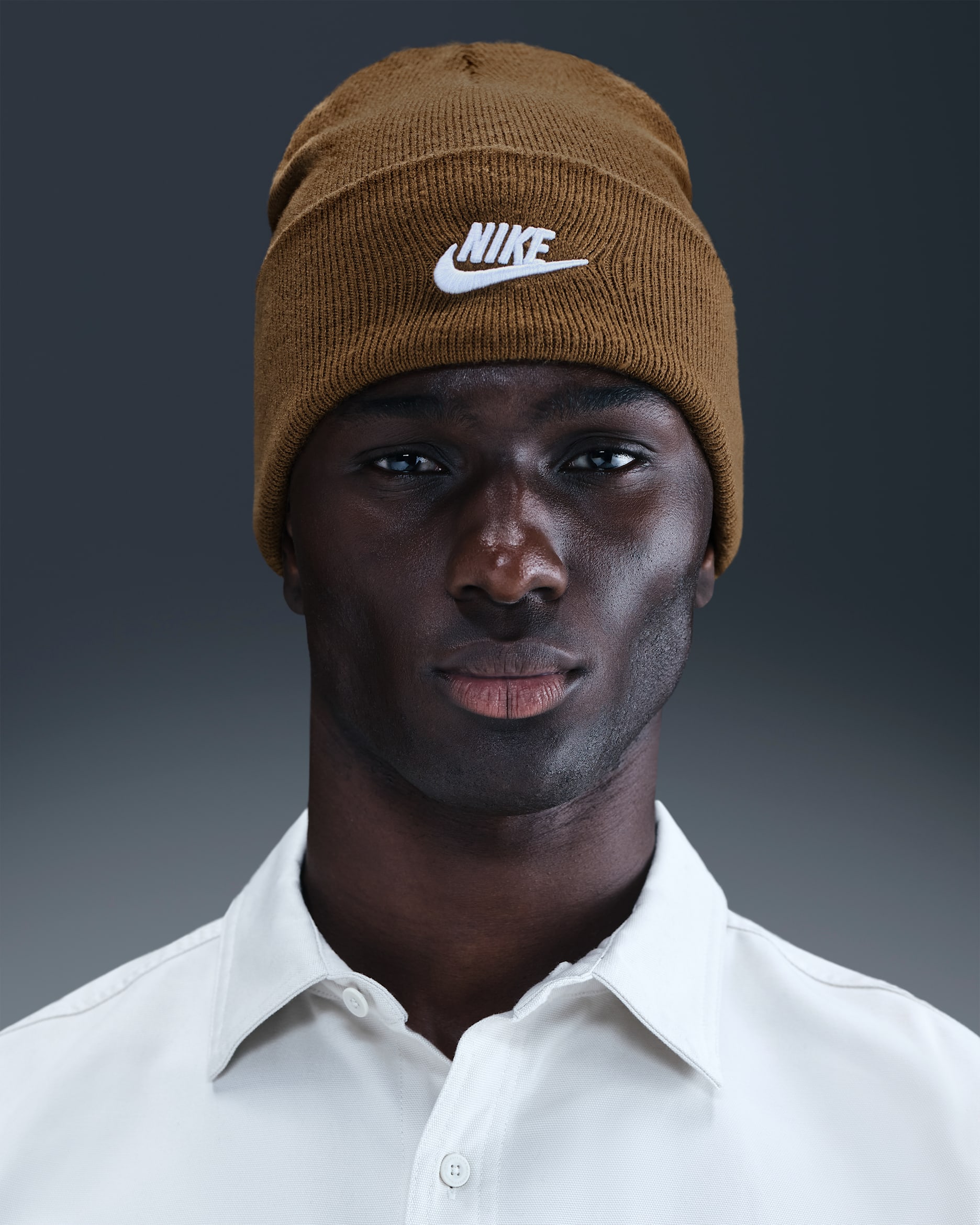 Gorro Futura Nike Peak - Marrón musgo/Blanco