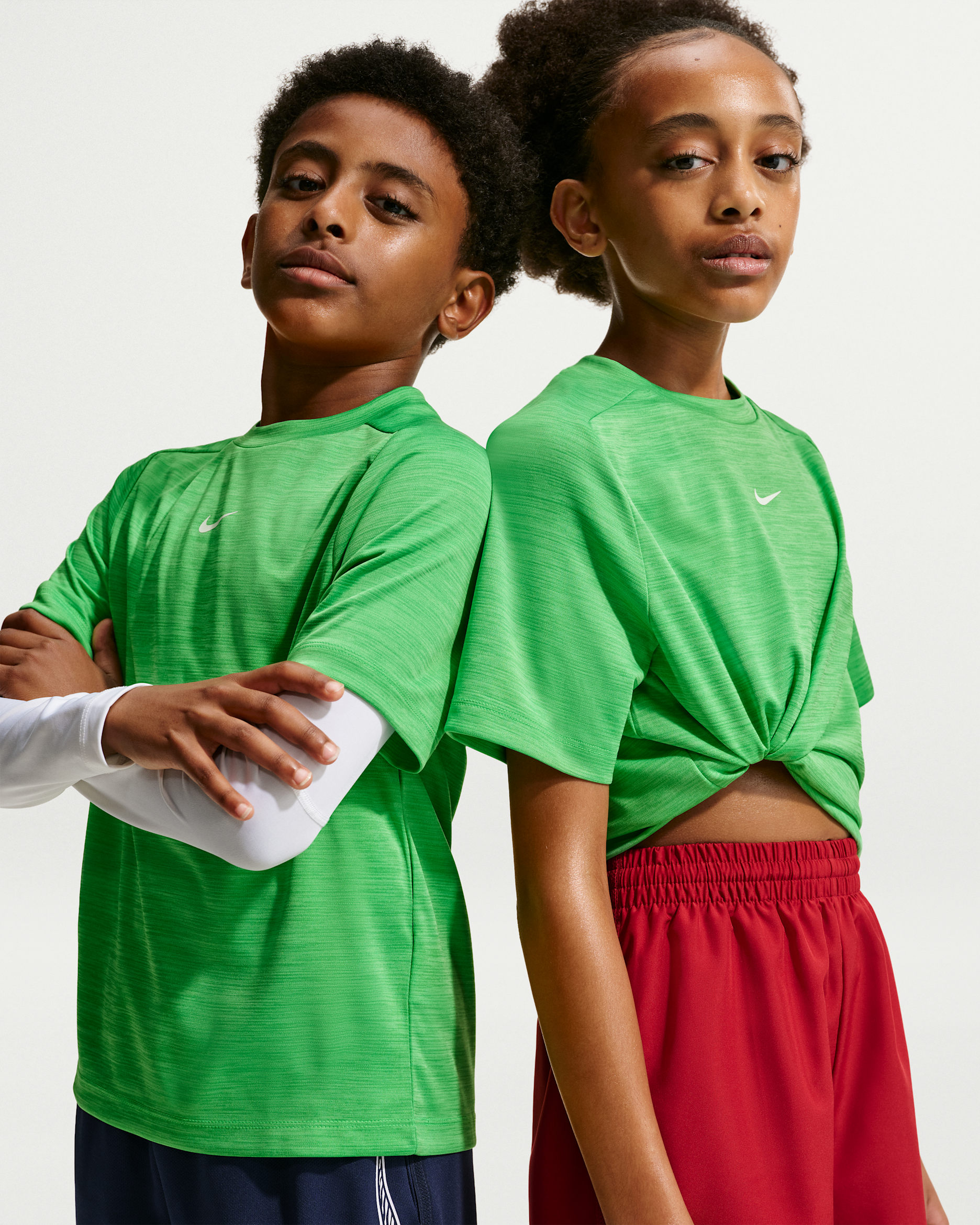 Nike Multi Dri-FIT rövid ujjú póló nagyobb gyerekeknek - Light Green Spark/Illusion Green/Fehér