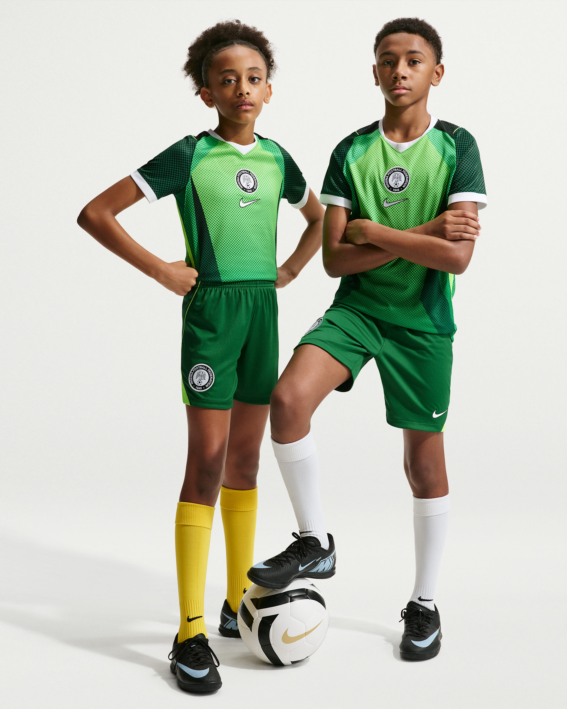 Nigeria 2026 Stadium Home Older Kids' Nike Dri-FIT Football Replica Shorts - Pine Green/Electric Green/White