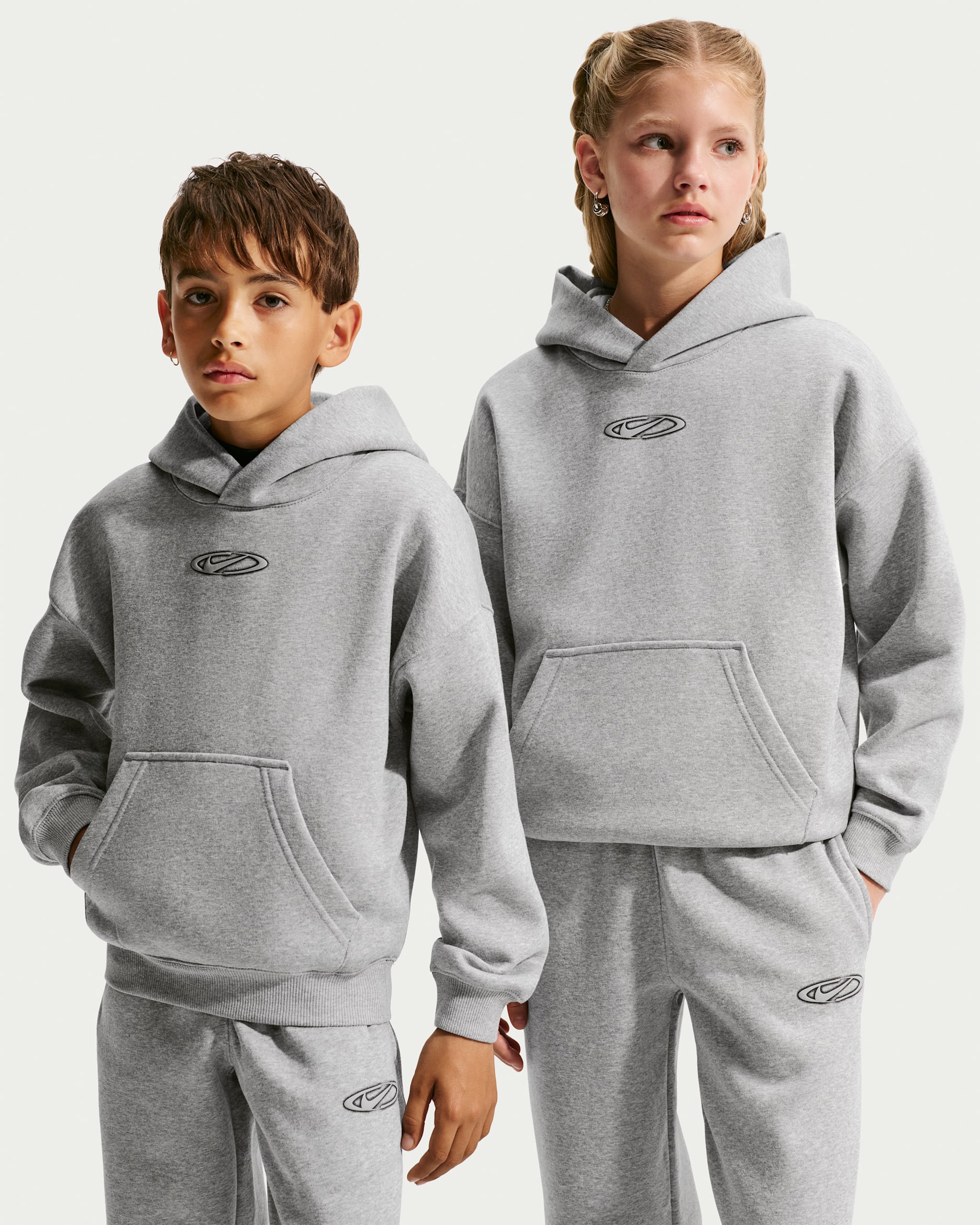 Nike Sportswear Club Fleece Older Kids' Oversized Hoodie - Dark Grey Heather/Black/Light Smoke Grey