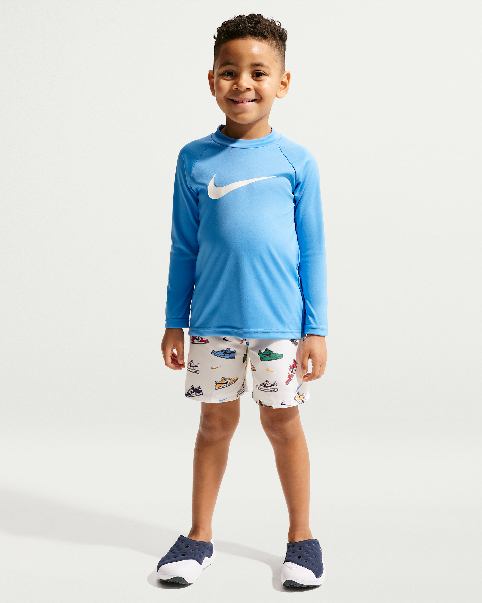 Conjunto de playera de manga larga y short para niño talla pequeña Nike Swim - Vela