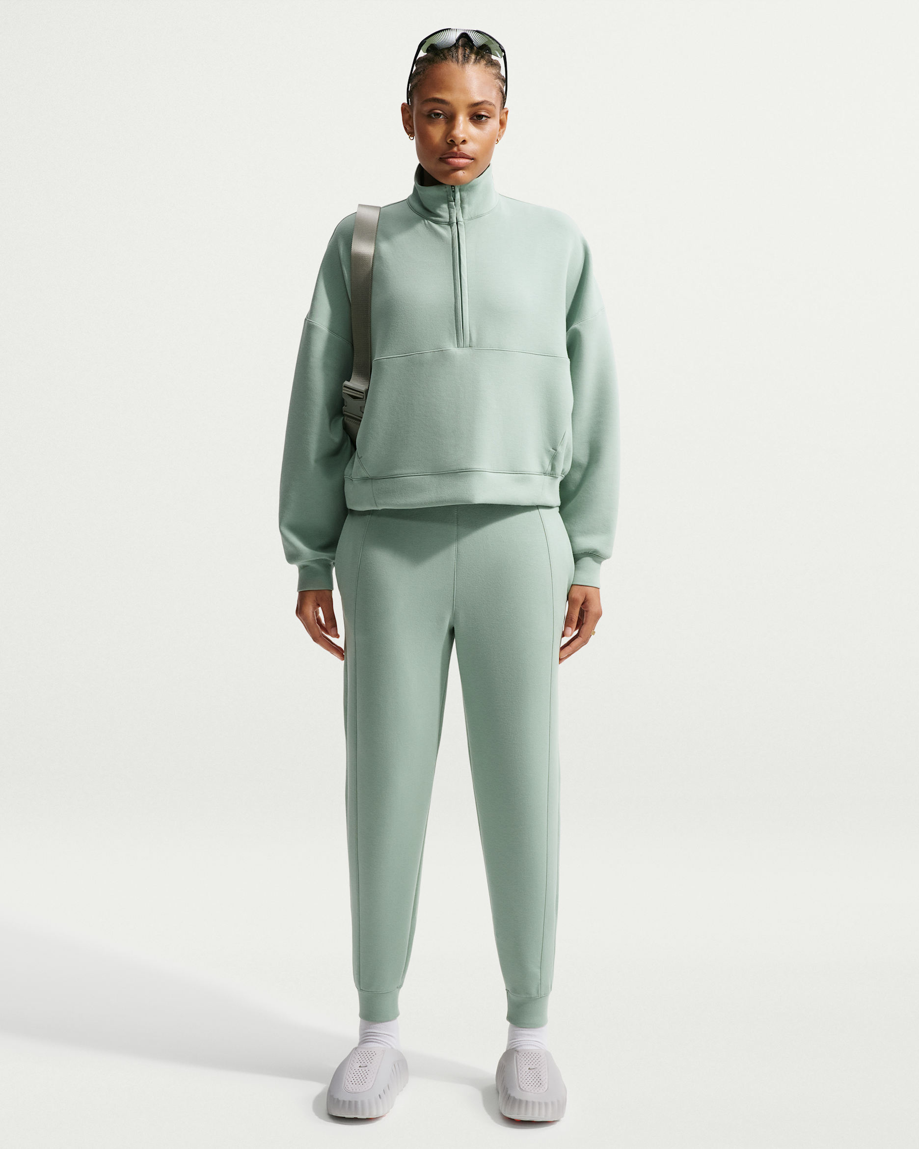 Nike 24.7 ImpossiblySoft Women's Dri-FIT Mid-Rise Joggers - Steam/Dutch Green