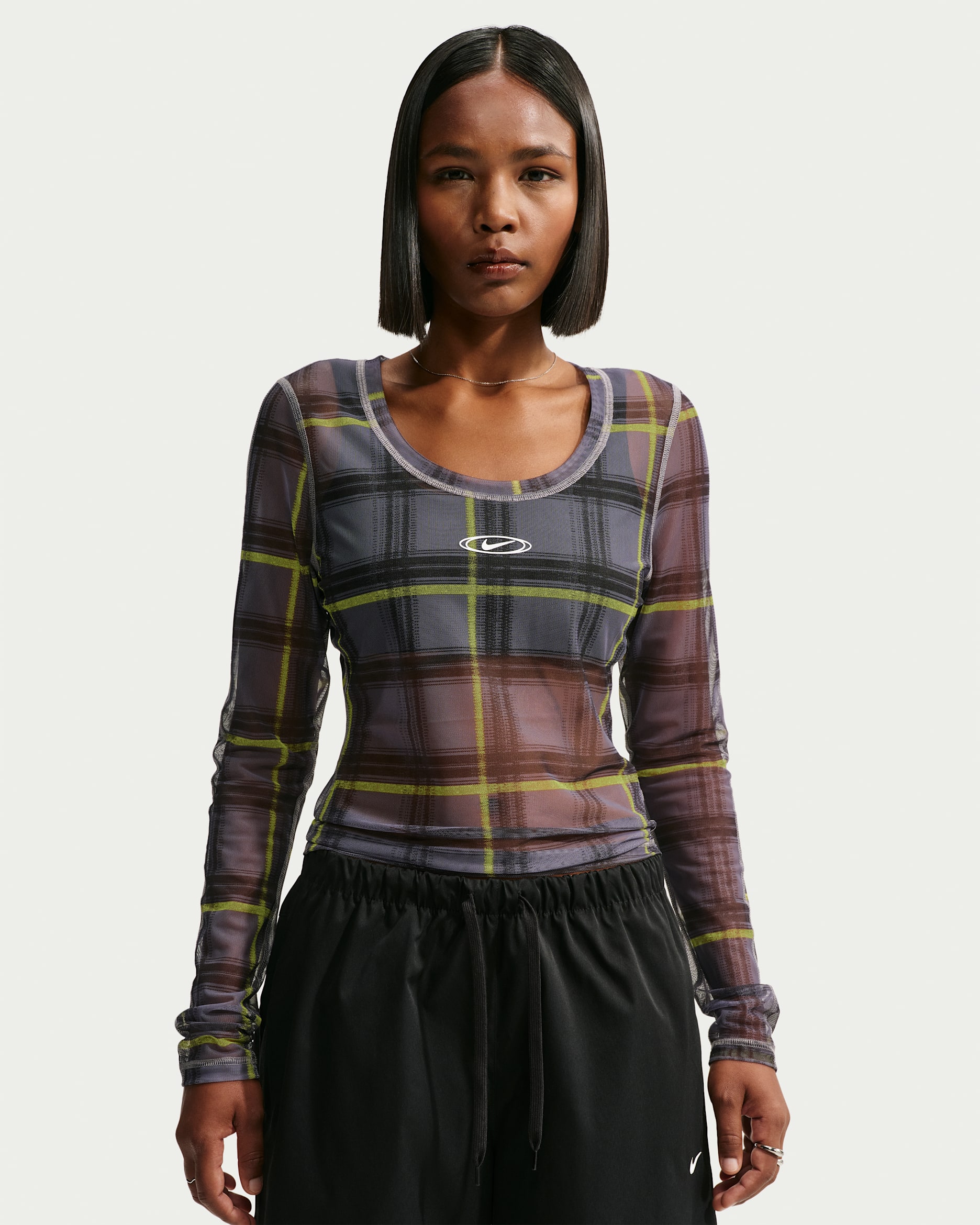 Playera de manga larga de malla con diseño a cuadros de ajuste slim para mujer Nike Sportswear - Parrilla/Blanco