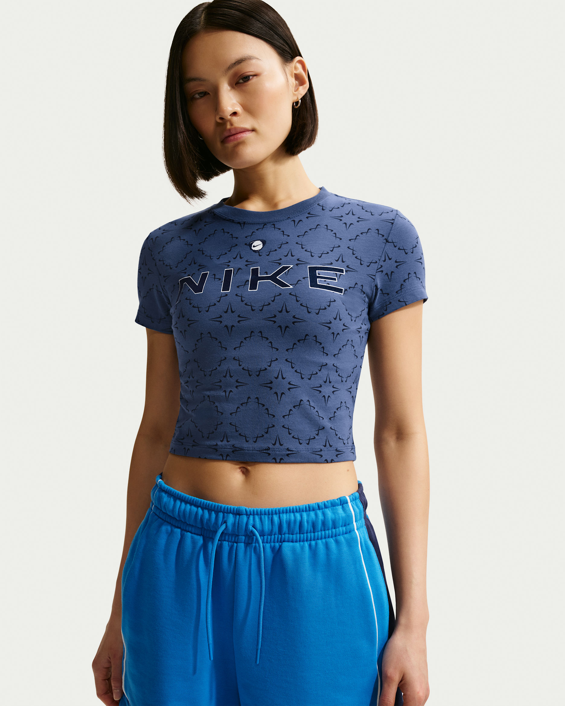 เสื้อยืดผู้หญิงเอวลอยทรงเข้ารูป Nike Sportswear Chill Knit - Mystic Navy/Obsidian