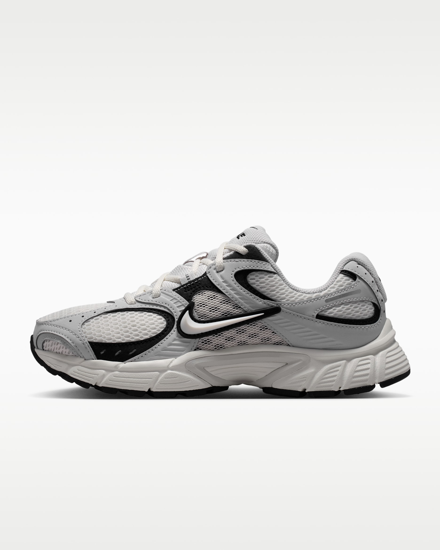 Nike V5 RNR Women's Shoes - Sail/Black/Vast Grey/Sail