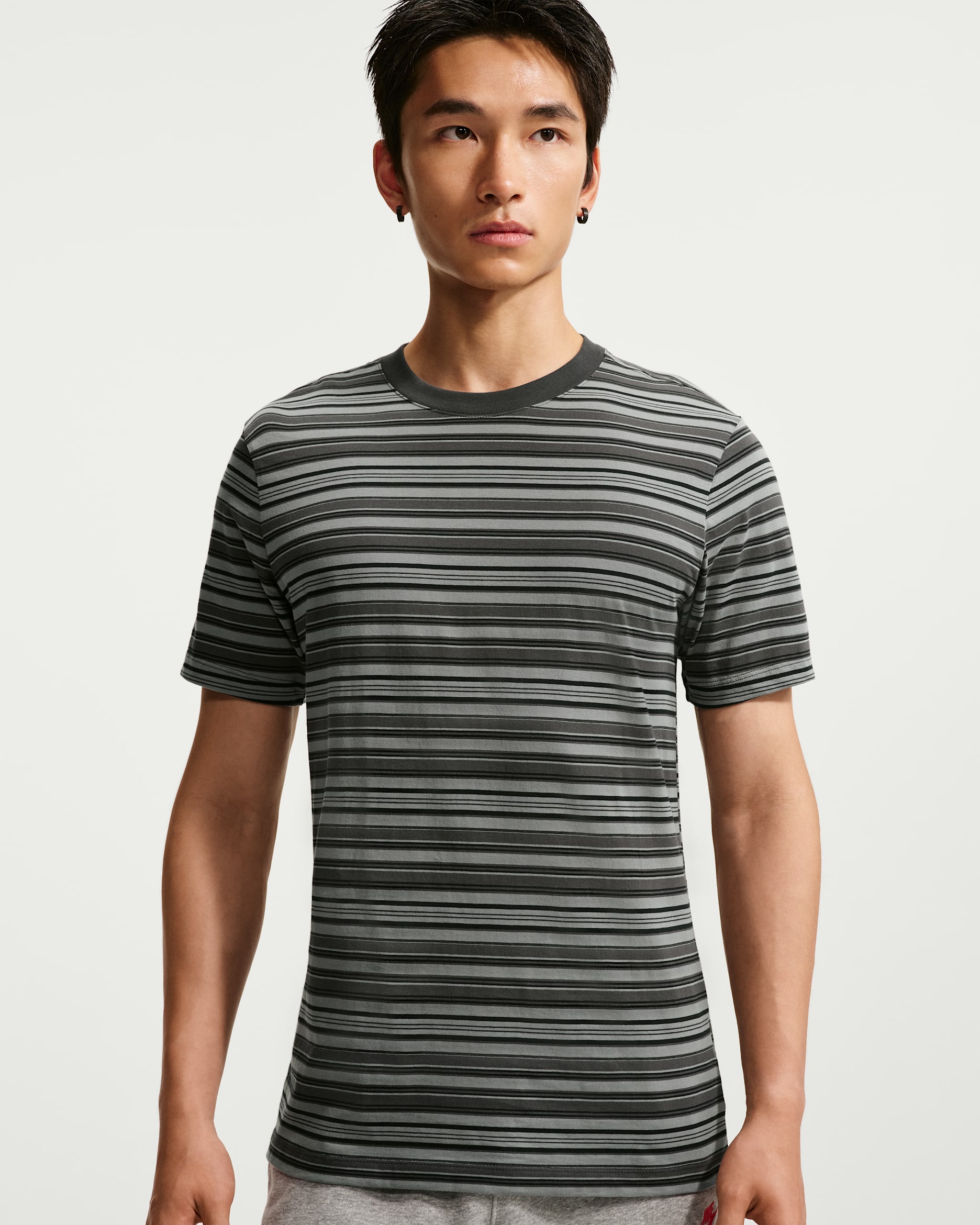 Nike Sportswear 男款條紋 T 恤 - Dark Smoke Grey