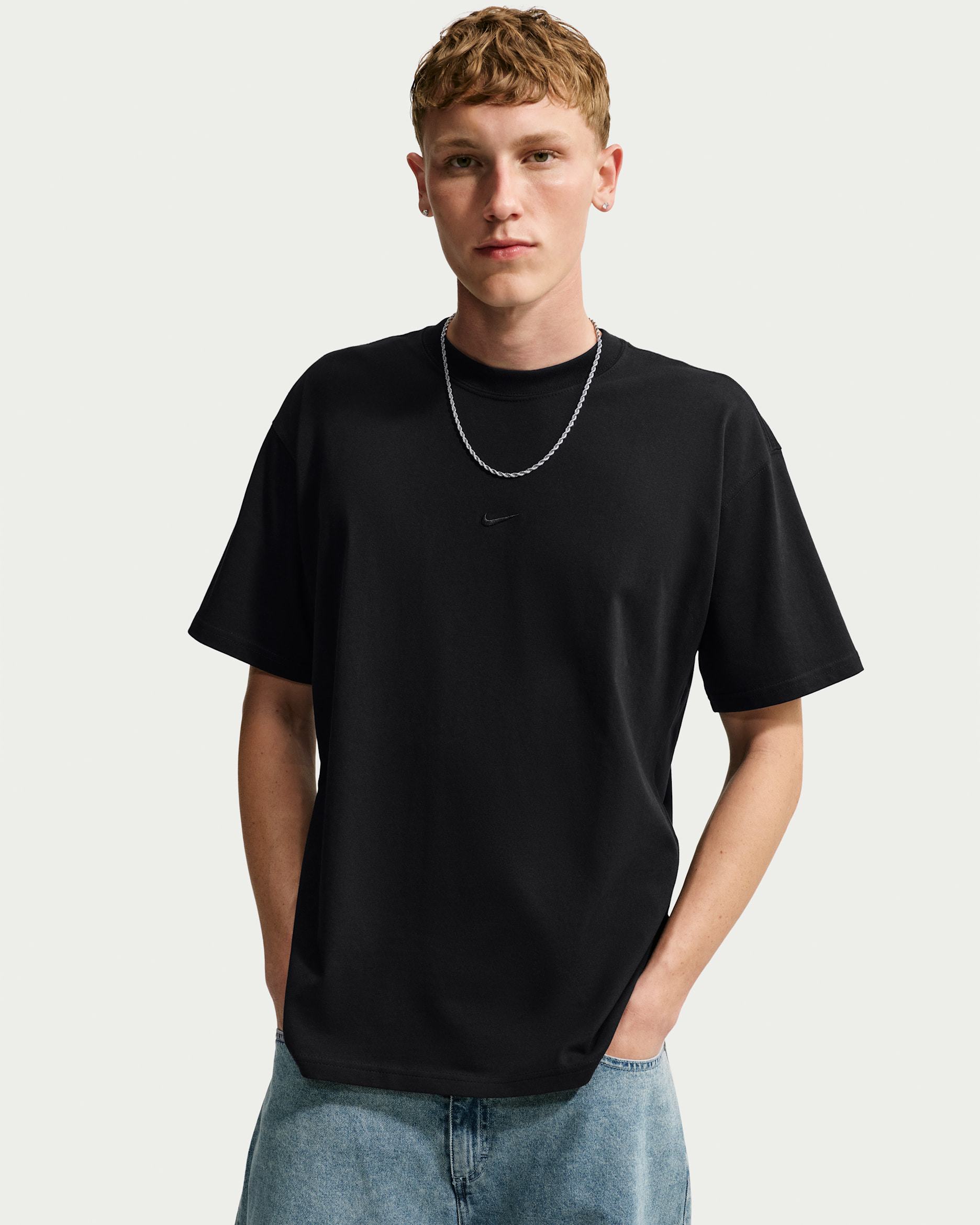 Nike Sportswear Men's Loose T-Shirt - Black/Black