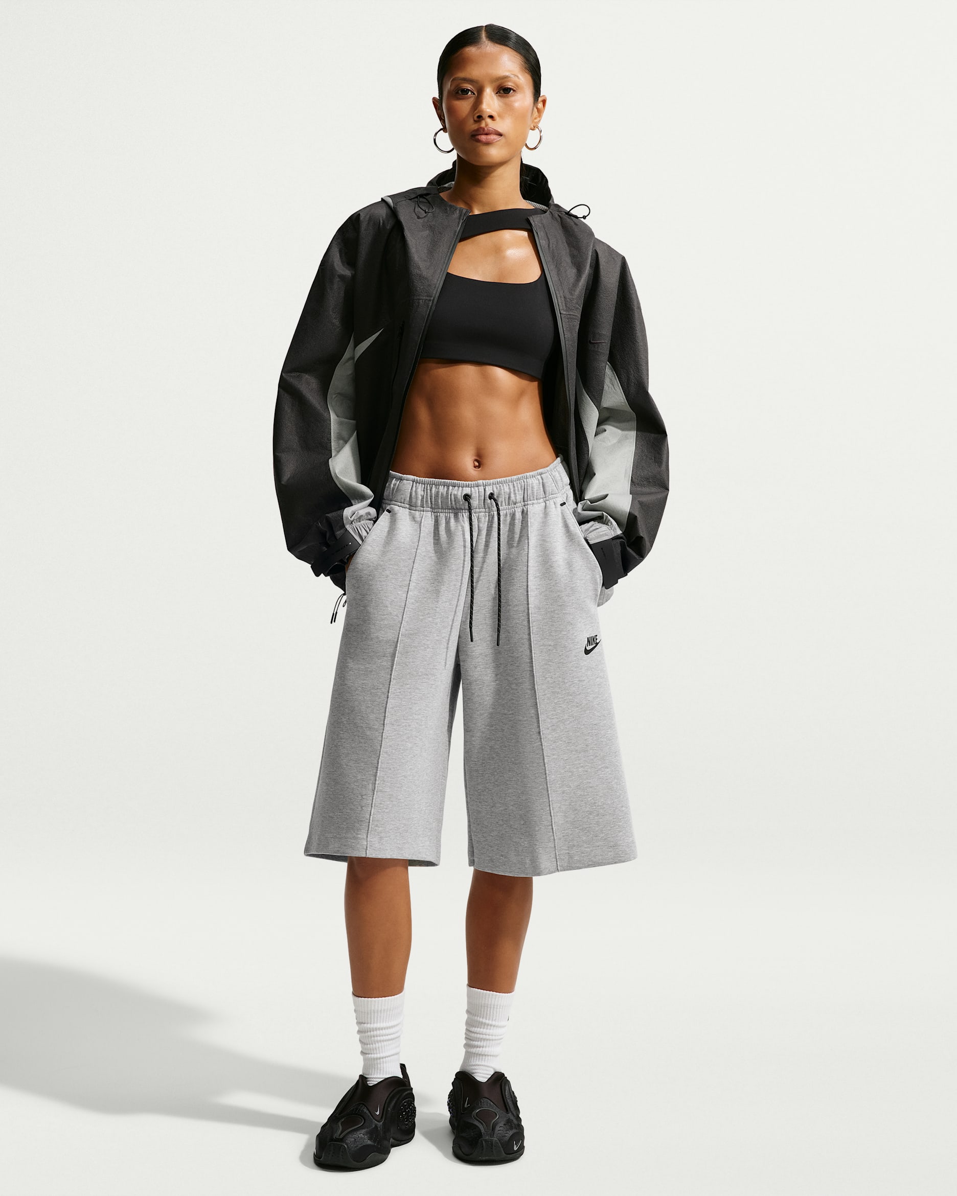 Short ample Nike Sportswear Tech Fleece pour femme - Dark Grey Heather/Smoke Grey/Noir