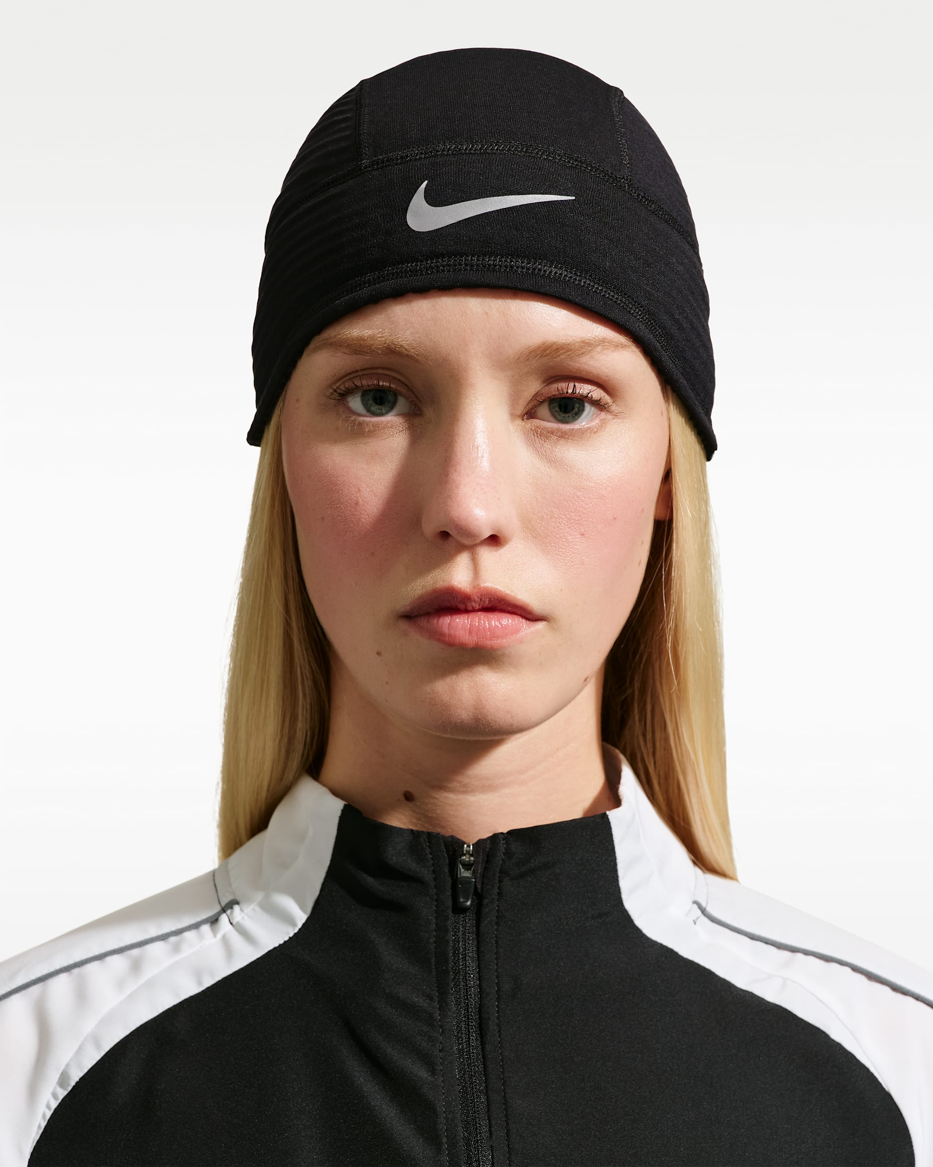 Nike Sphere Beanie - Black/Silver