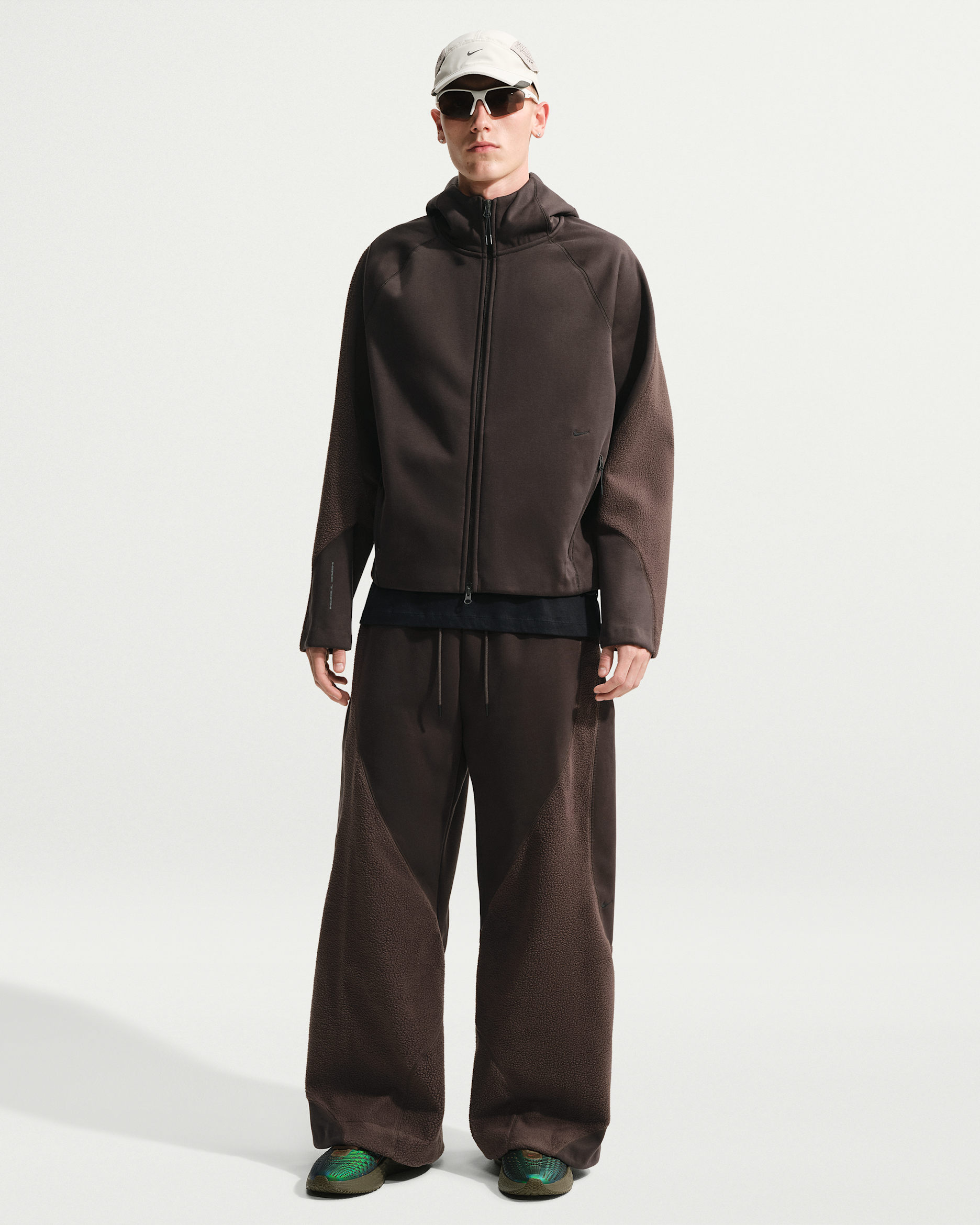 Pánské volné kalhoty Nike Tech Boreas Therma-FIT bez manžet - Velvet Brown/Baroque Brown/Černá