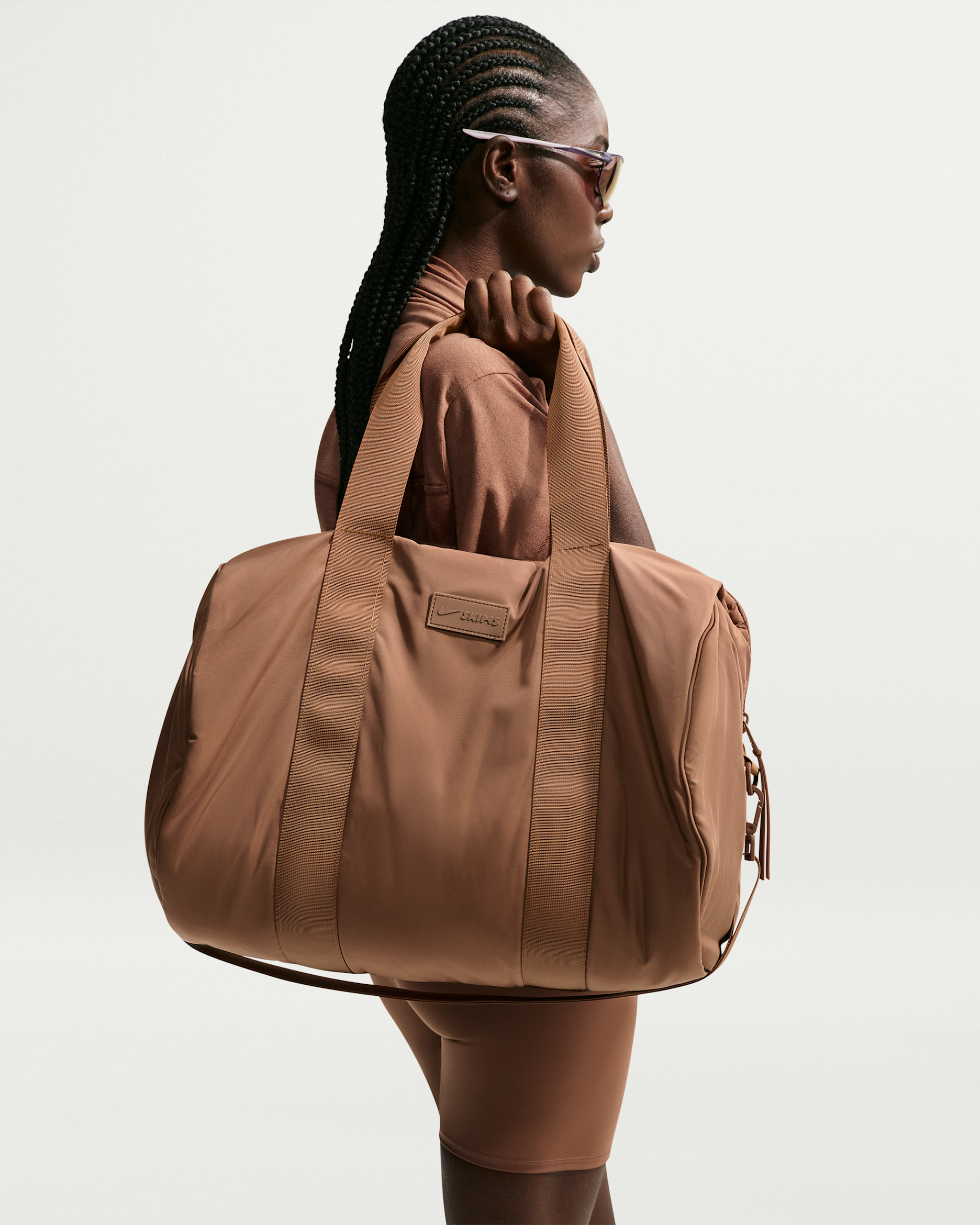 NikeSKIMS Women’s Puffer Gym Bag - NSKM Carob Brown/NSKM Carob Brown