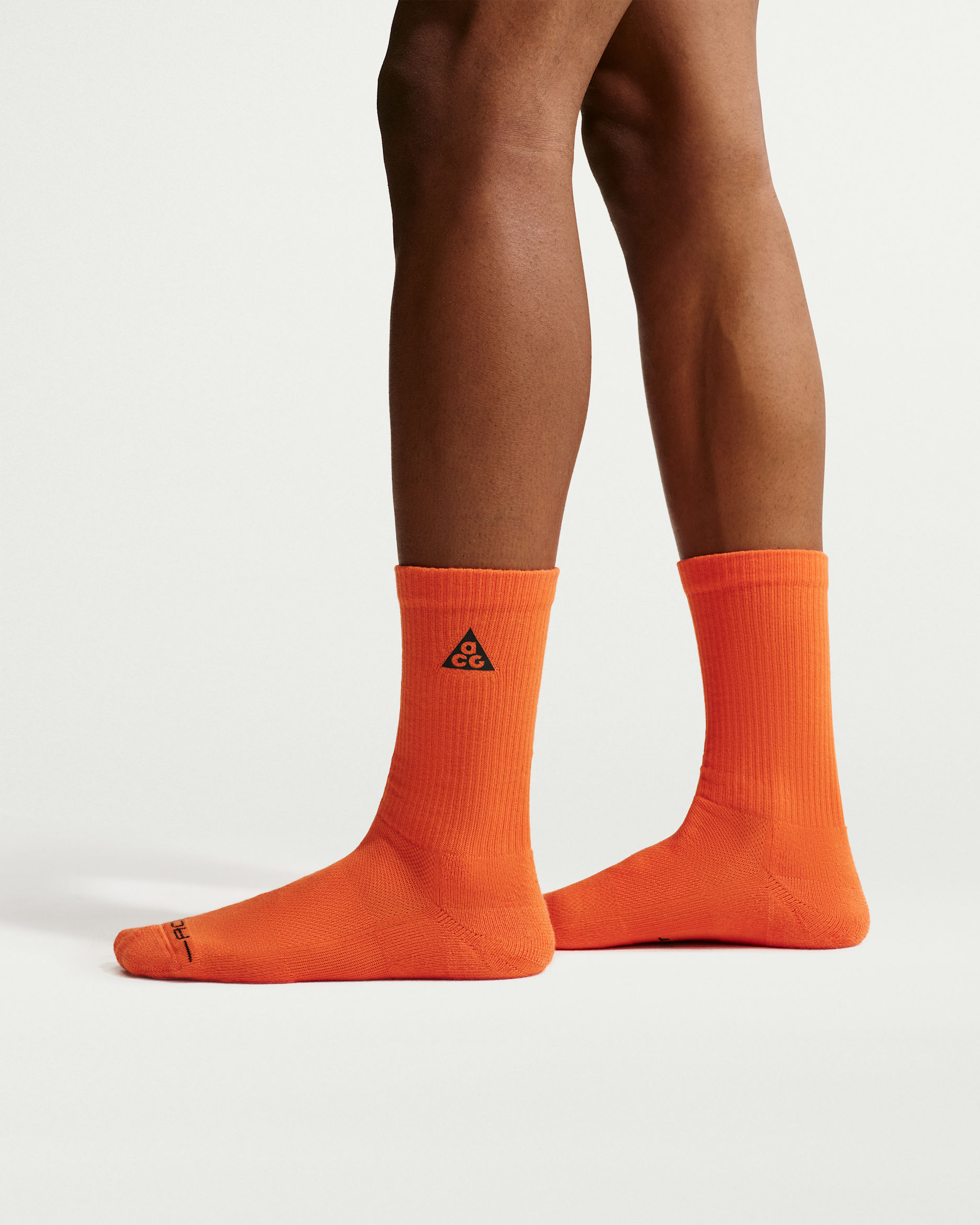 Nike ACG Everyday Elevated Crew Socks (1 Pair) - Safety Orange/Black