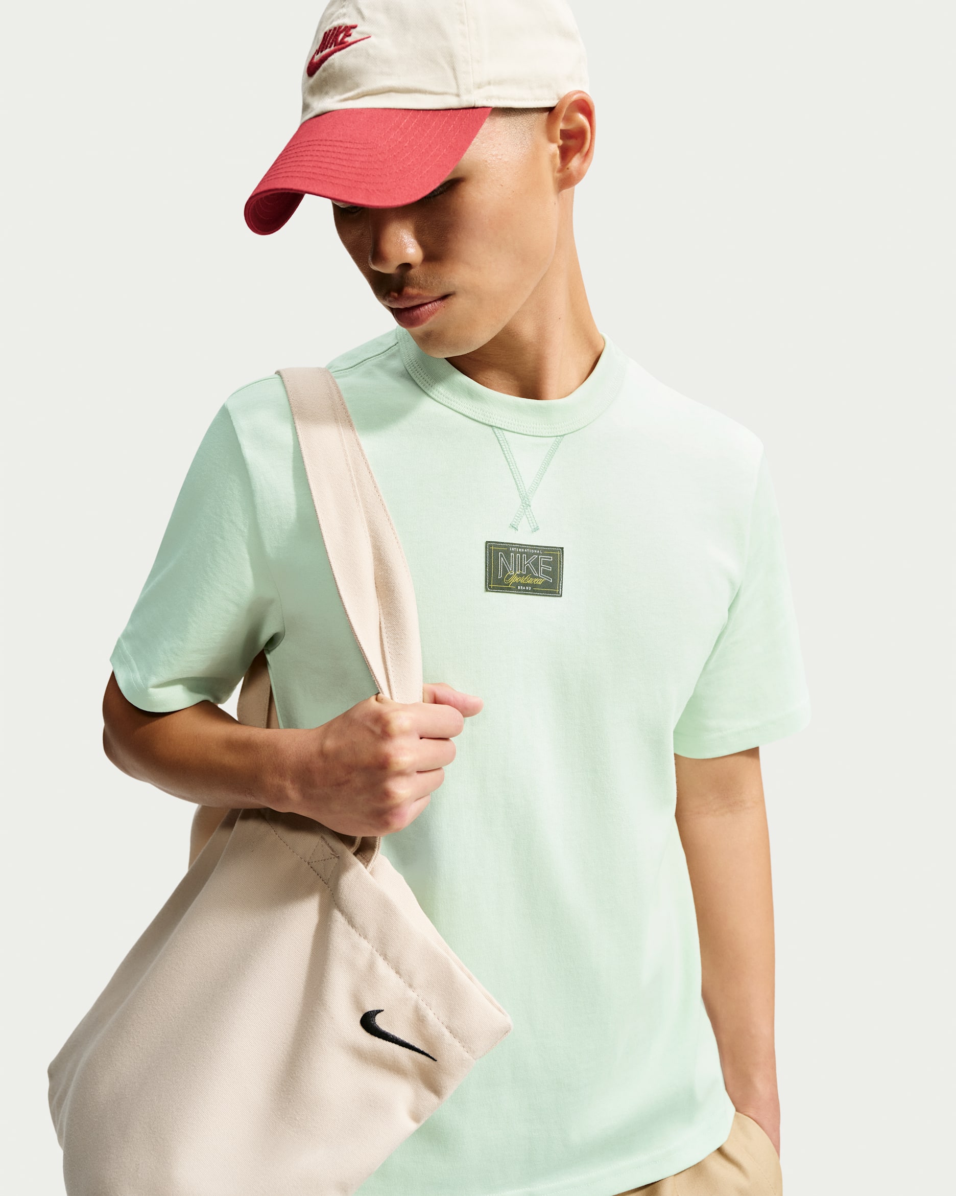 Nike Sportswear Premium Essentials T-Shirt - Jade Aura