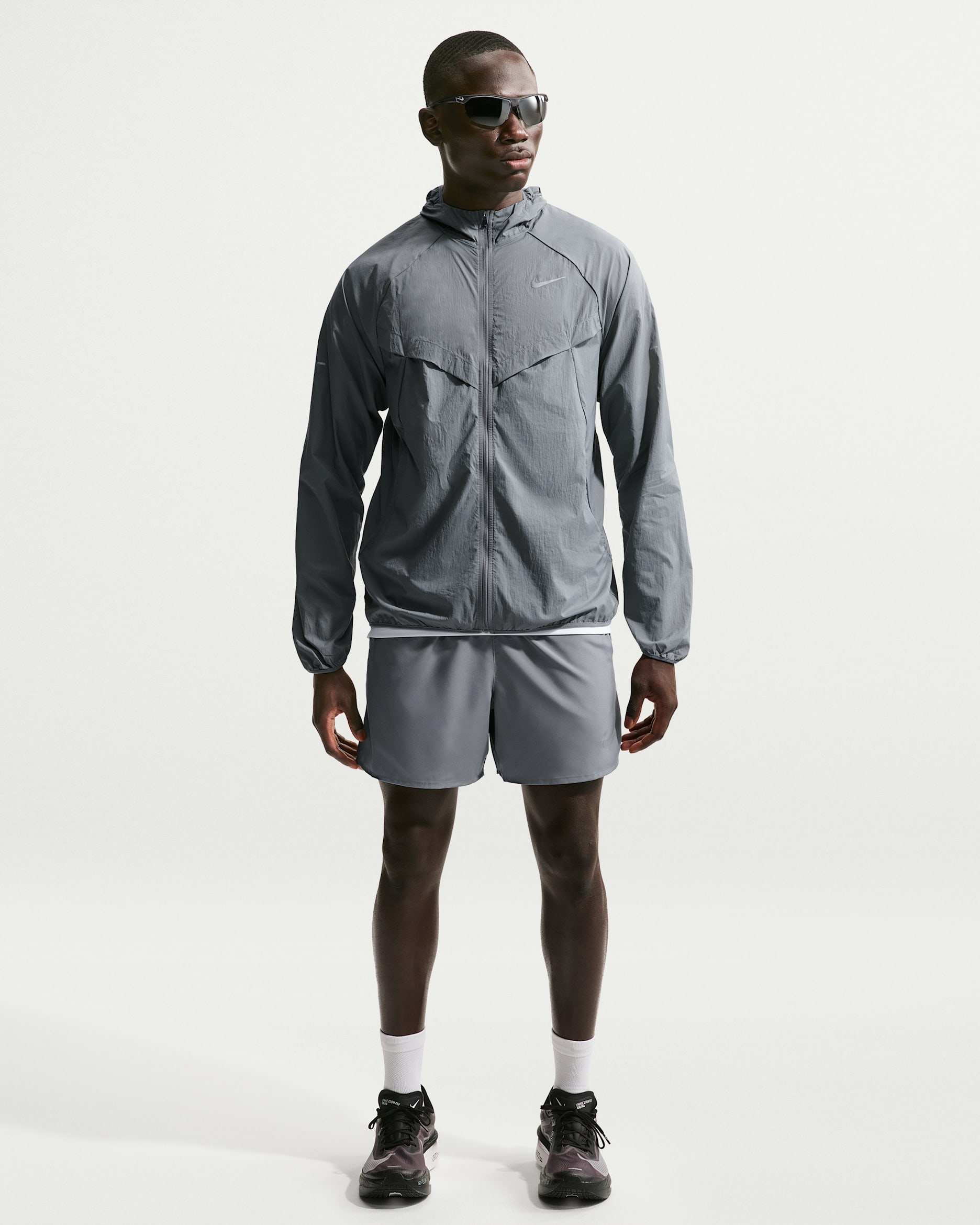 Nike Challenger Men's Dri-FIT 13cm (approx.) Brief-lined Running Shorts - Smoke Grey/Smoke Grey/Black