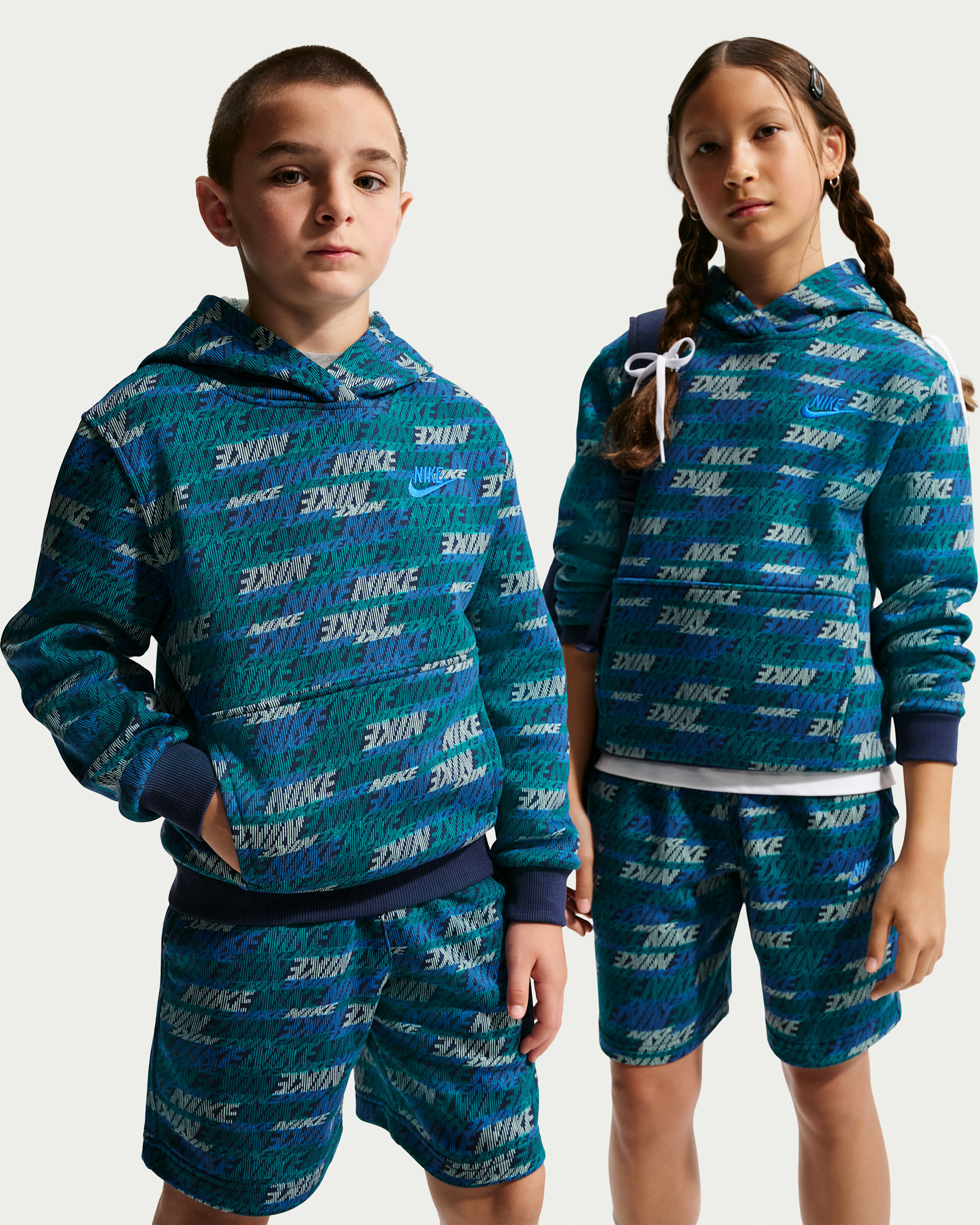 Nike Sportswear Club Fleece Big Kids' Pullover Hoodie - Bright Spruce/Midnight Navy/Game Royal