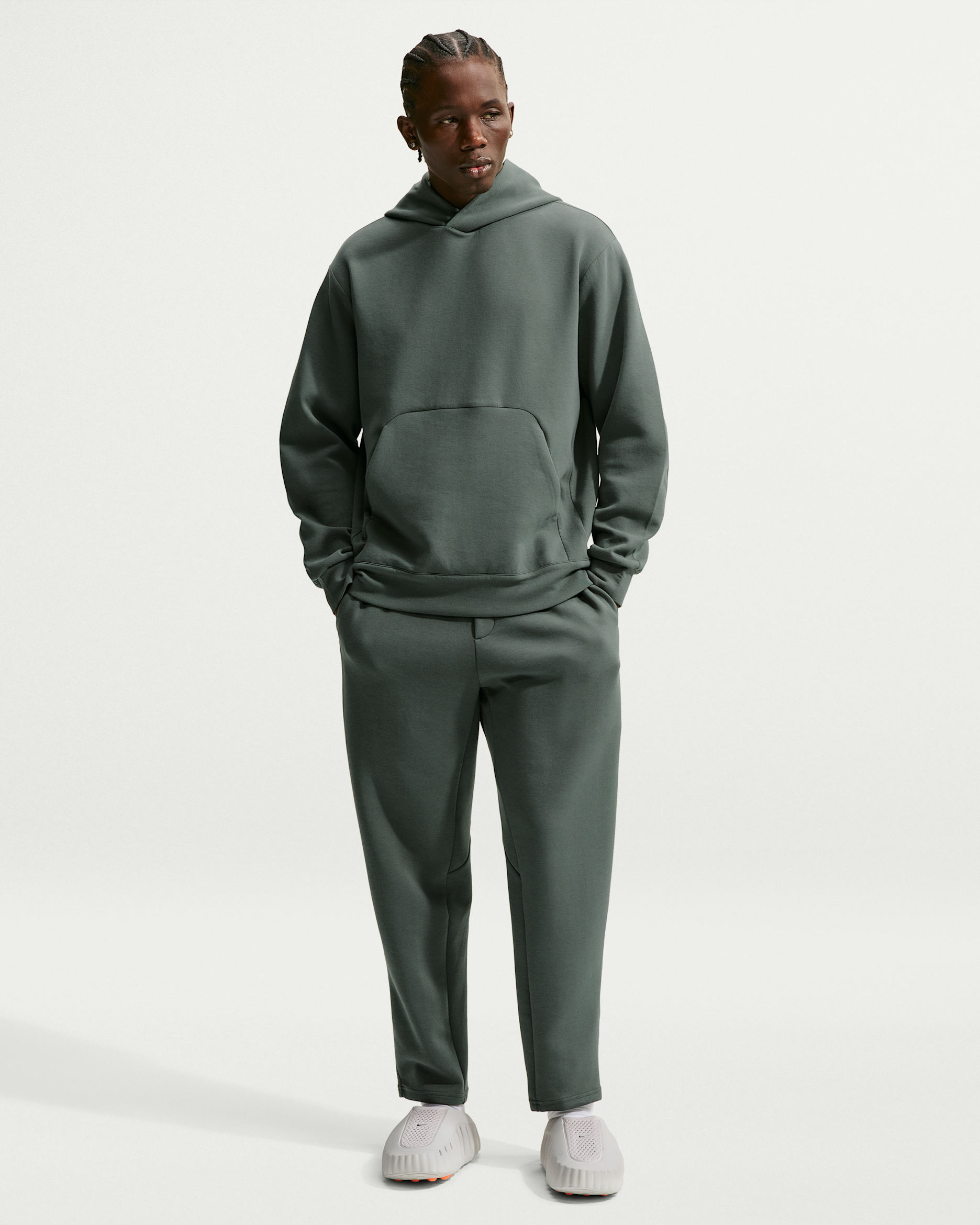 Nike 24.7 ImpossiblySoft Men's Dri-FIT Pants - Camo Green/Black/Outdoor Green