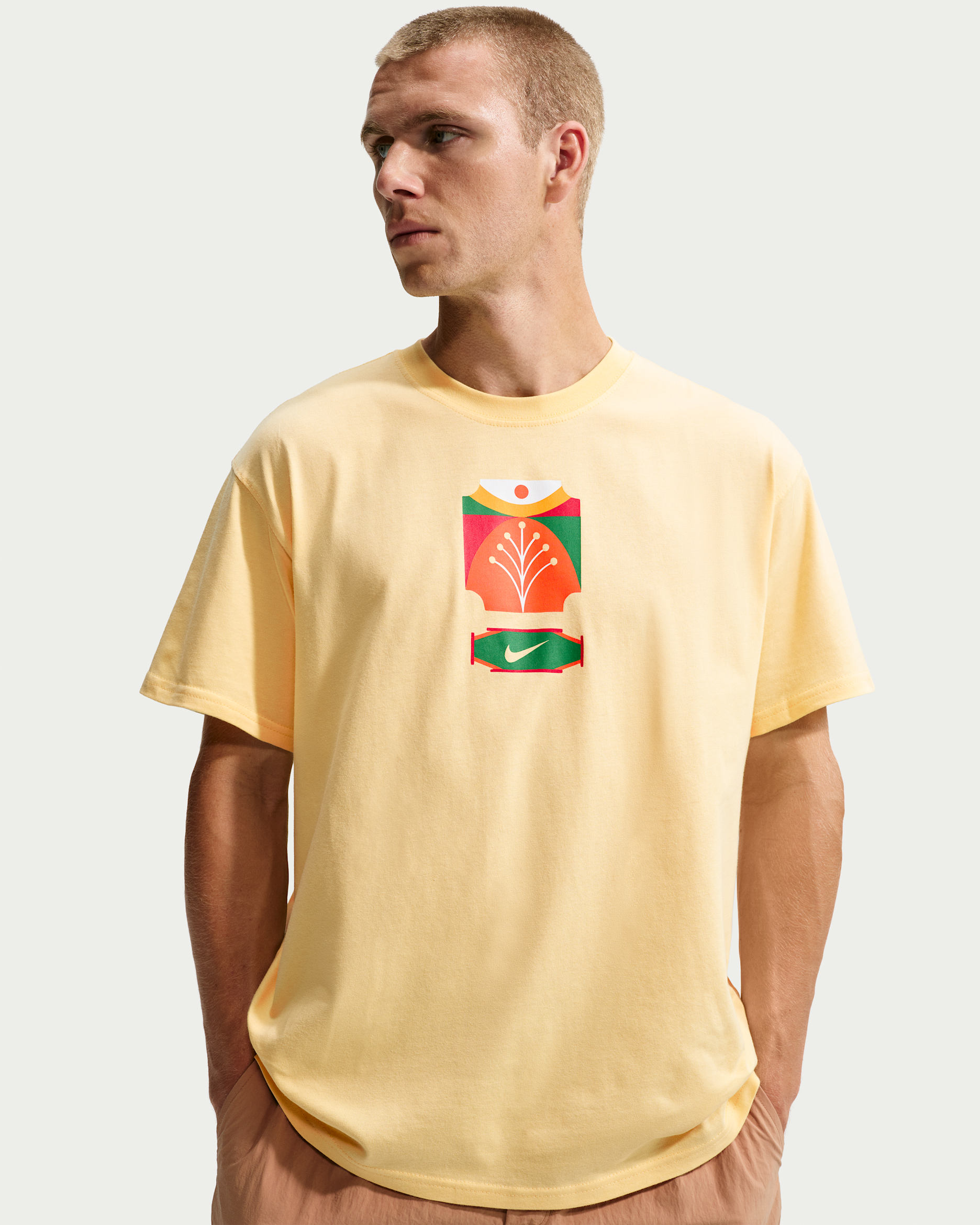 Nike Sportswear T-shirt - Soft Yellow