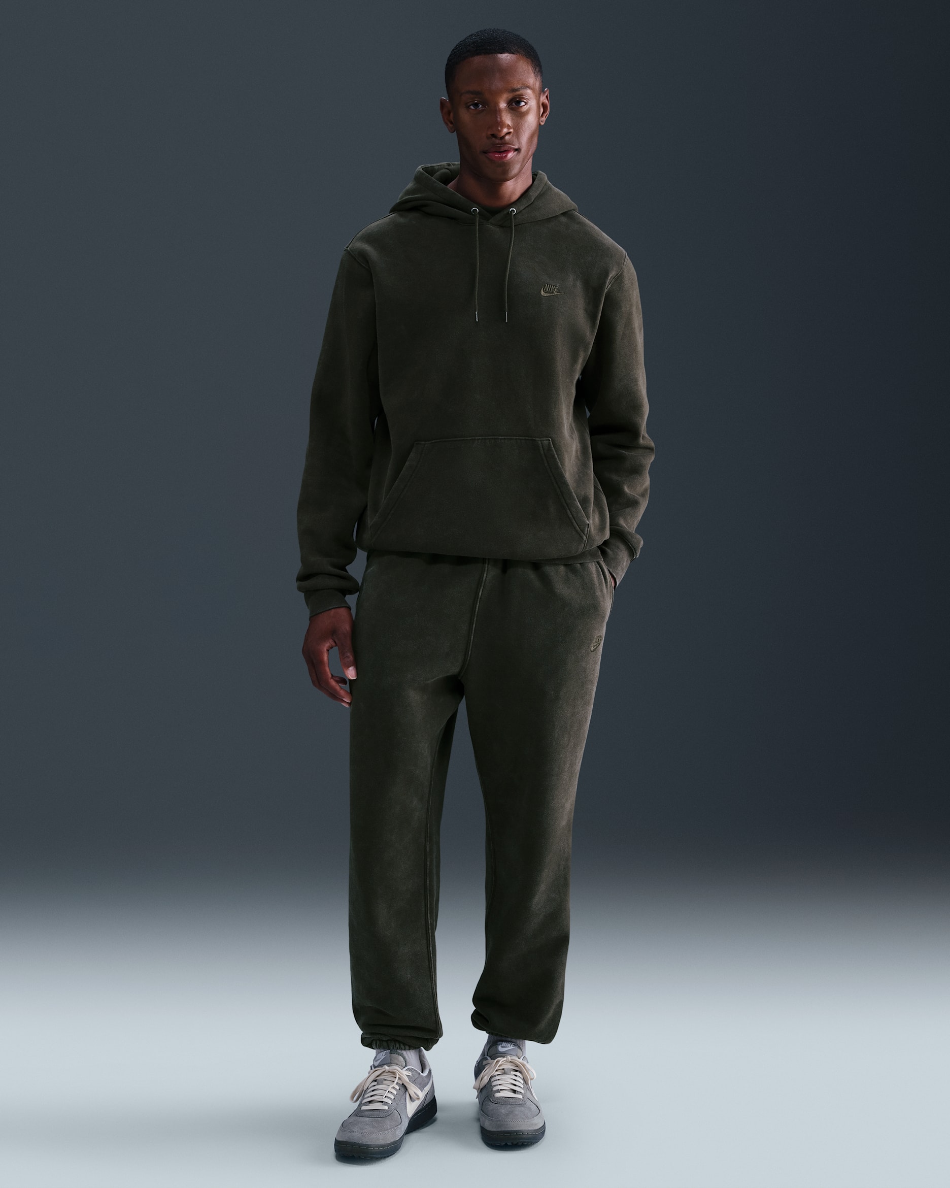 Pants de tejido Fleece con puño con efecto lavado para hombre Nike Sportswear Club - Secuoya/Secuoya