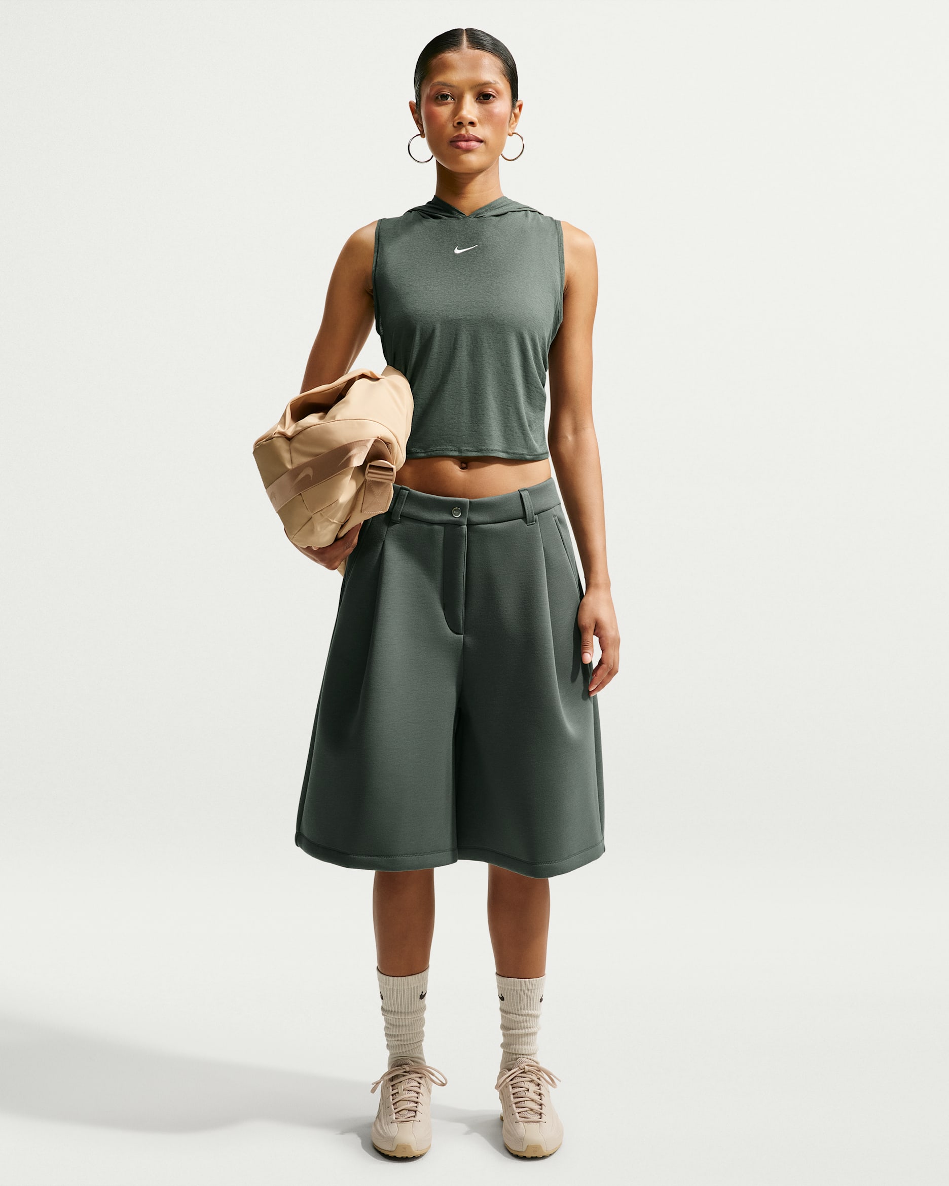 Nike Pregame Fleece Pantalón corto oversize de talle medio - Mujer - Camo Green/Camo Green