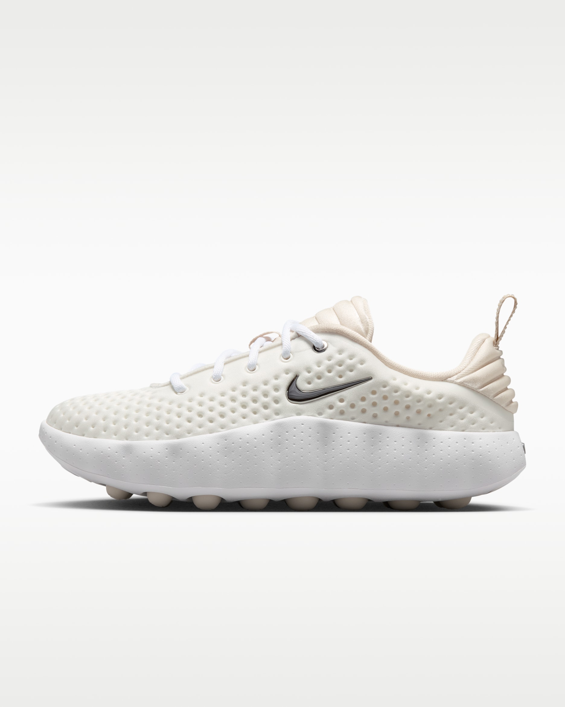 Nike Mind 002 Pregame-Schuhe (Damen) - Summit White/Phantom/Light Orewood Brown/Metallic Silver