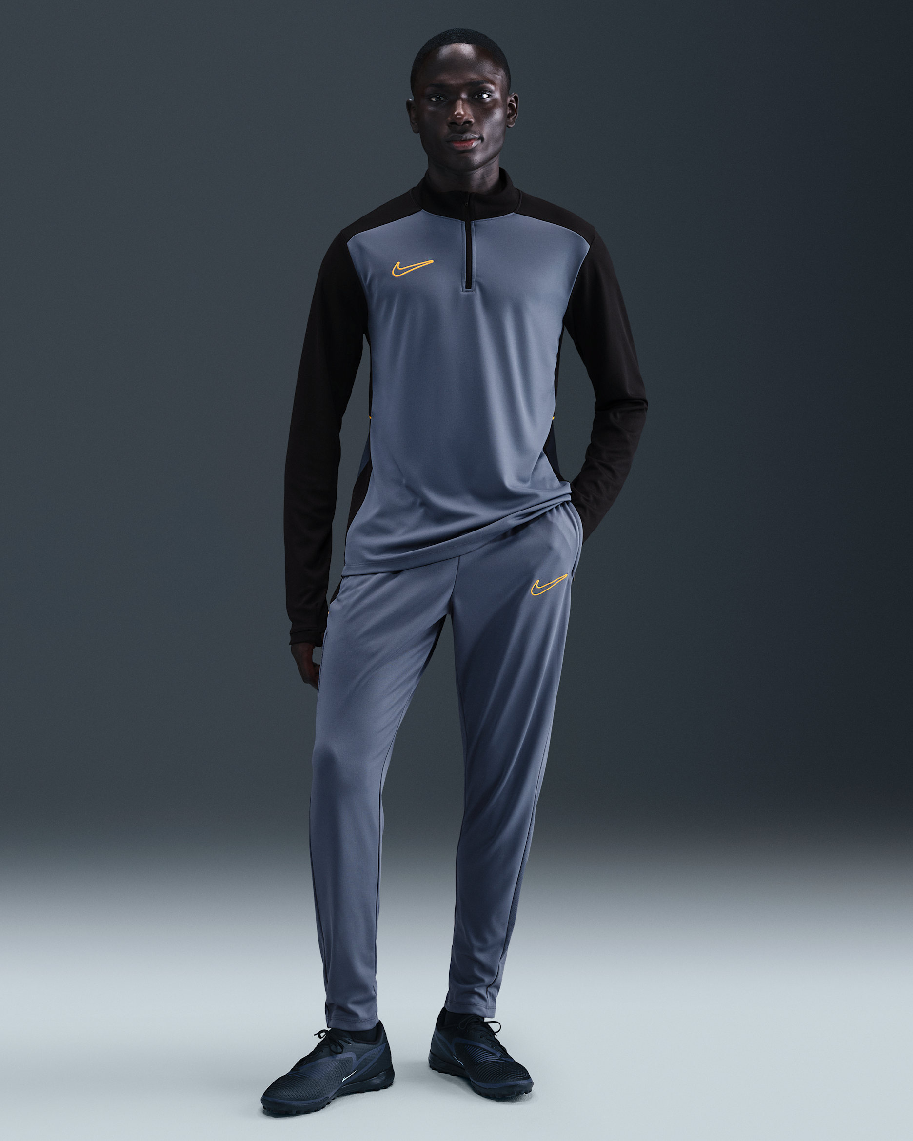Pants de fútbol Dri-FIT para hombre Nike Academy - Azul difuso/Negro/Oro universitario