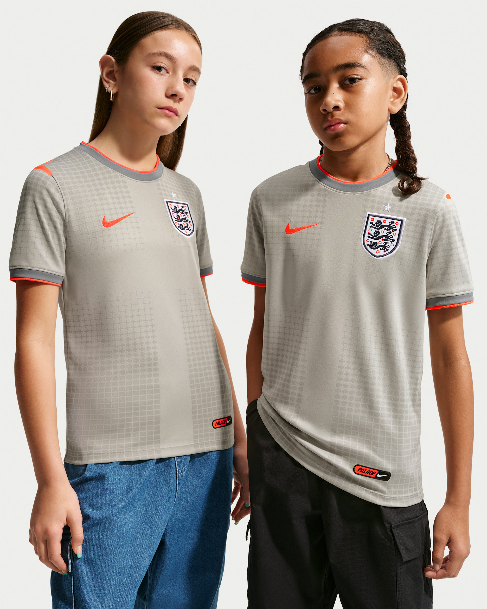 Englad x Palace Older Kids' Short-Sleeved Football Top - Pewter Grey/Bright Crimson/Bright Crimson